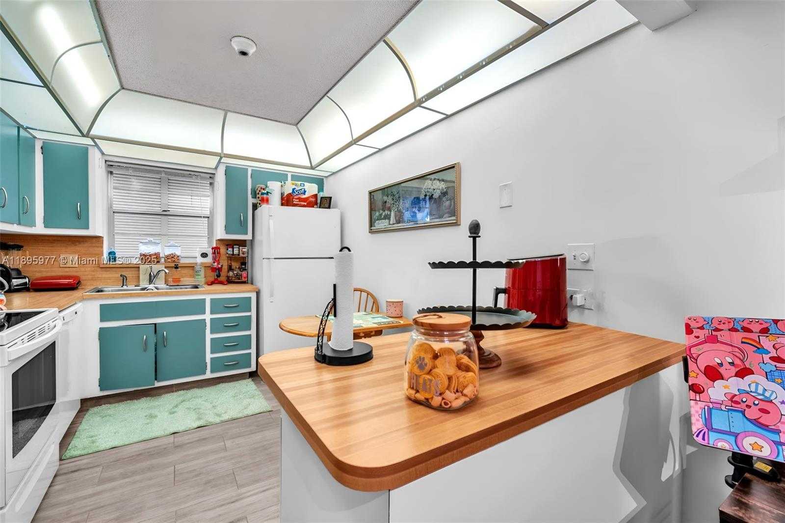 Small Image of 2324 VAN BUREN ST #204, Hollywood Number 10