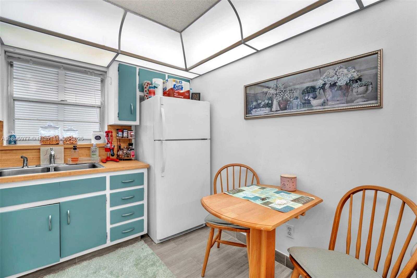 Small Image of 2324 VAN BUREN ST #204, Hollywood Number 11