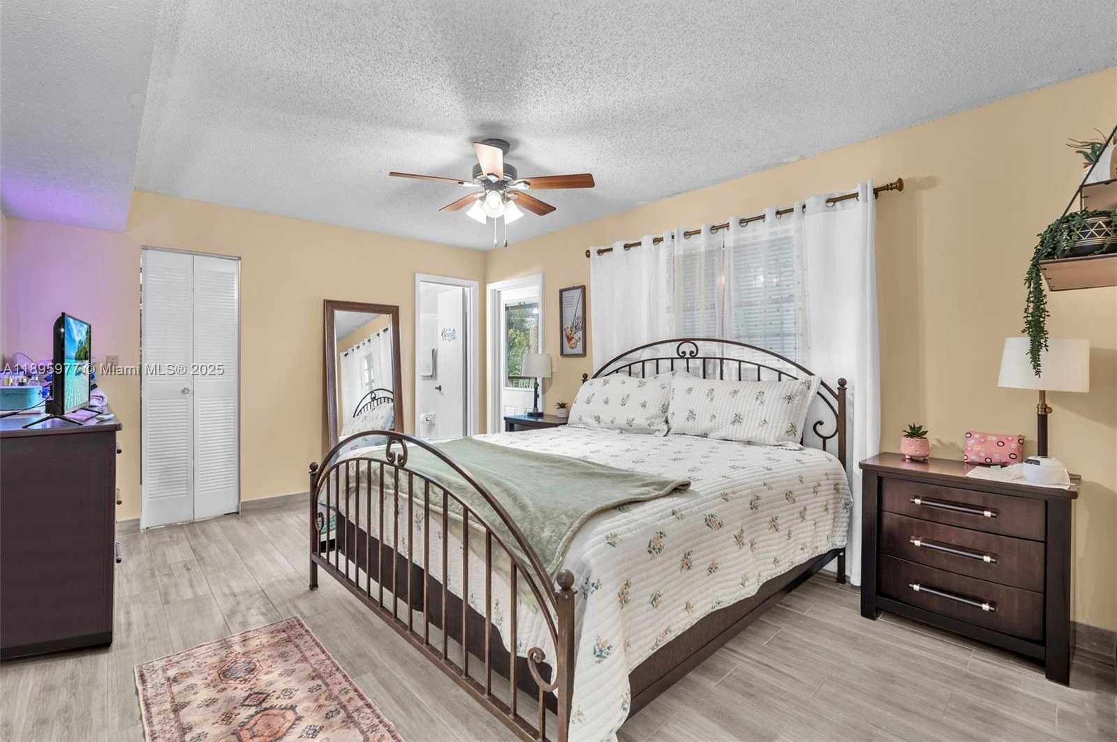 Small Image of 2324 VAN BUREN ST #204, Hollywood Number 13