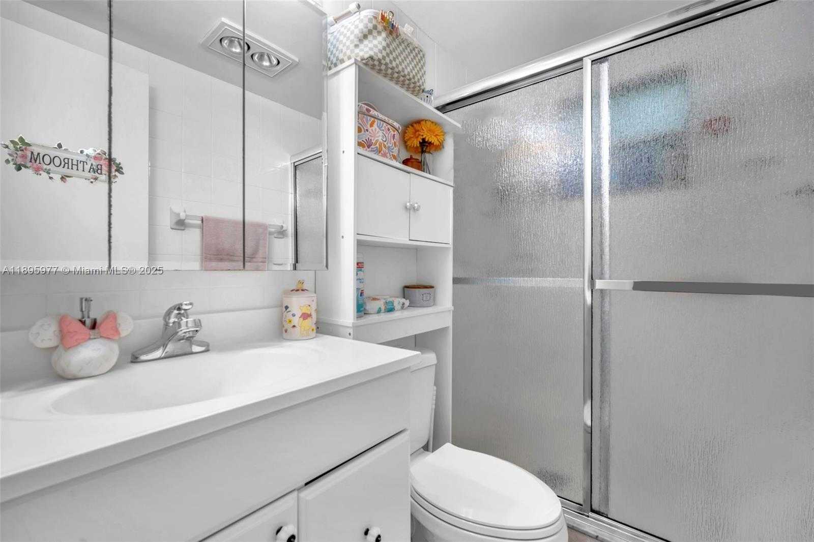 Small Image of 2324 VAN BUREN ST #204, Hollywood Number 15