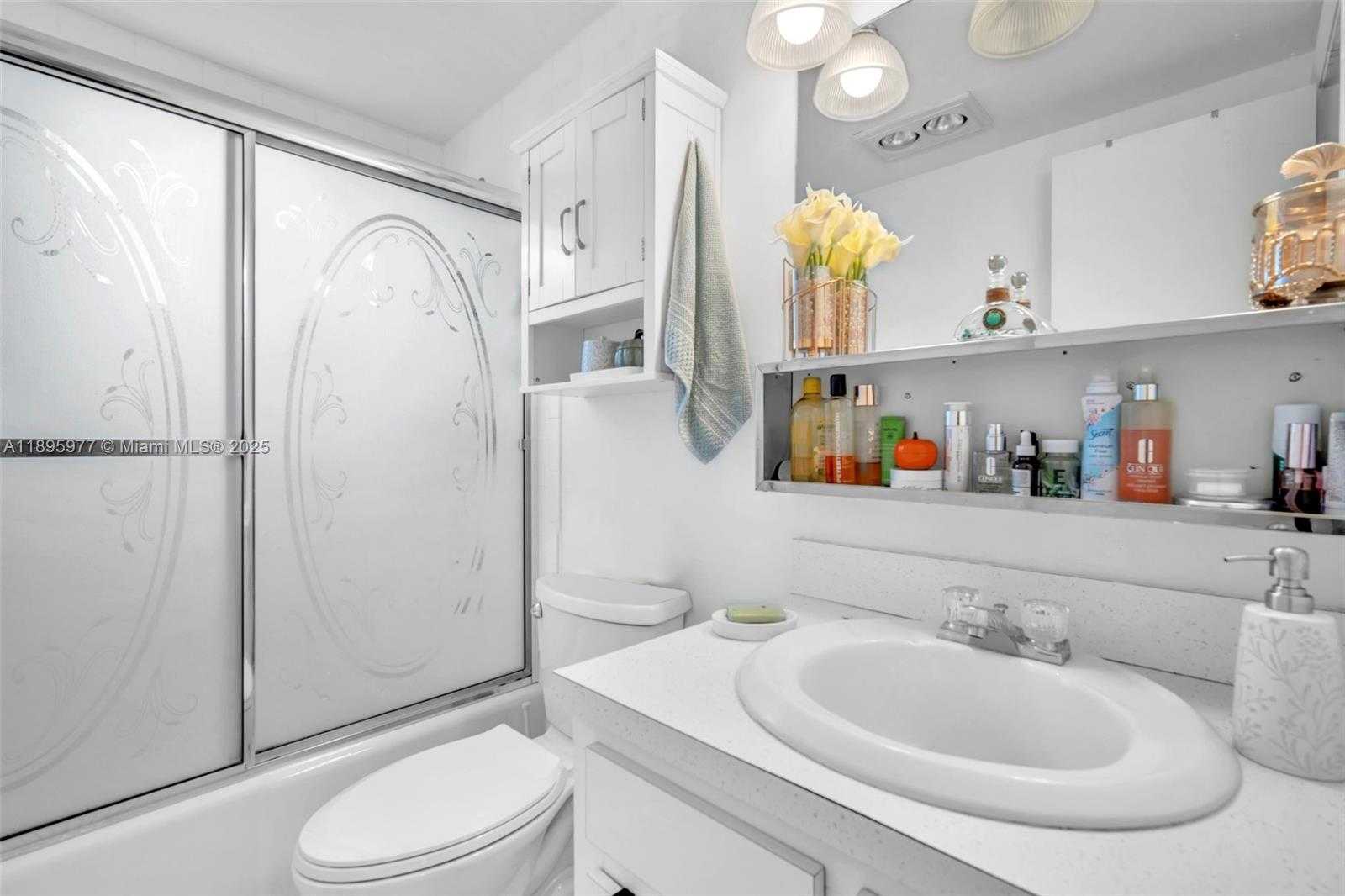 Small Image of 2324 VAN BUREN ST #204, Hollywood Number 20