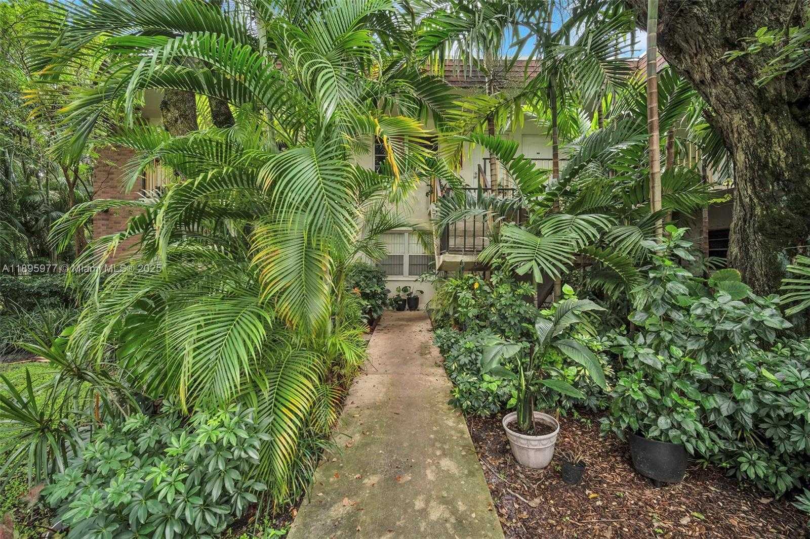 Small Image of 2324 VAN BUREN ST #204, Hollywood Number 22