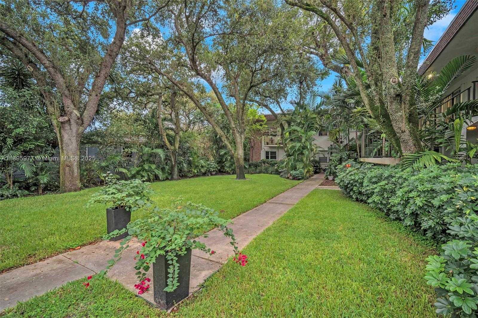 Small Image of 2324 VAN BUREN ST #204, Hollywood Number 24
