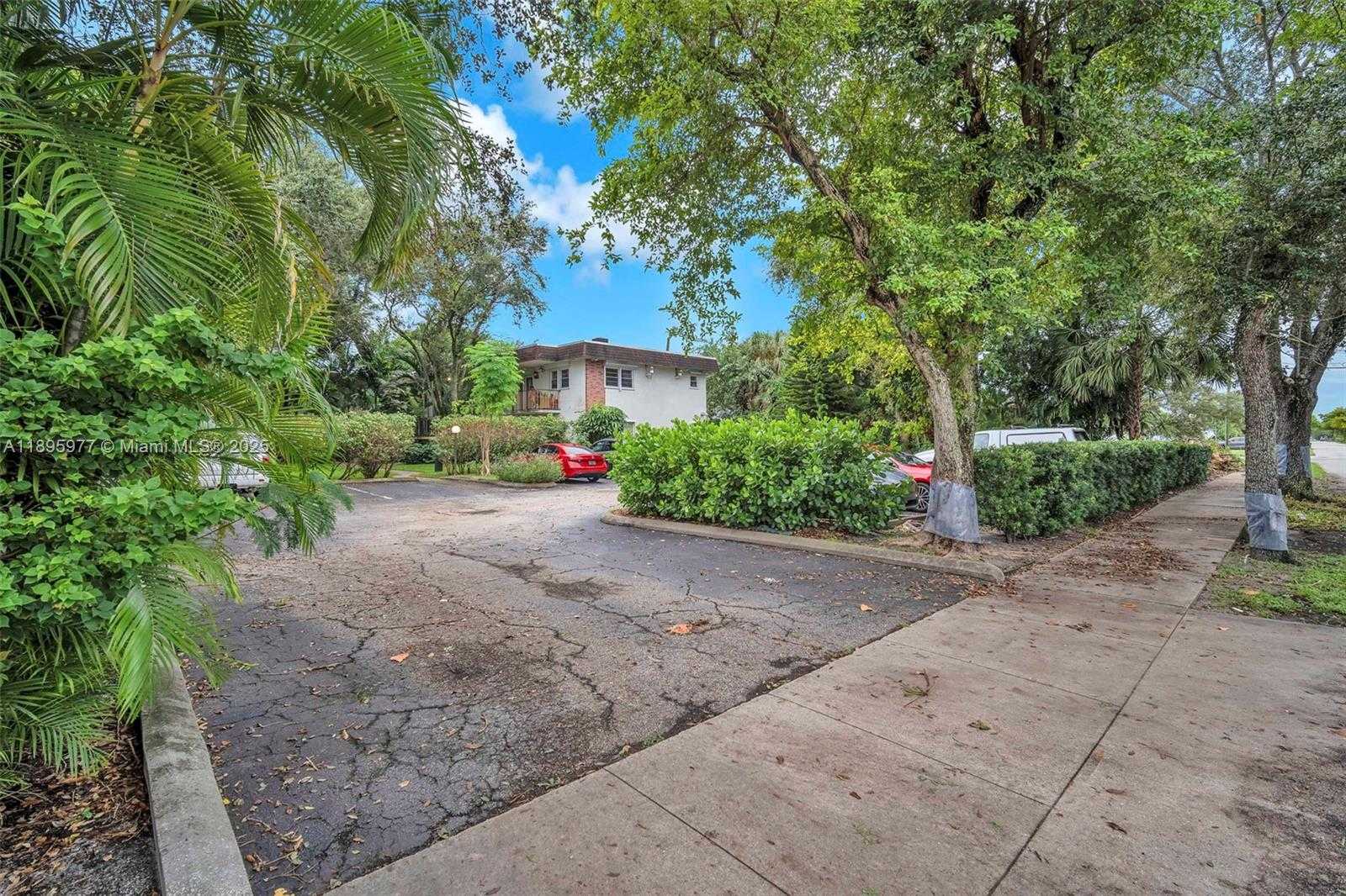Small Image of 2324 VAN BUREN ST #204, Hollywood Number 26
