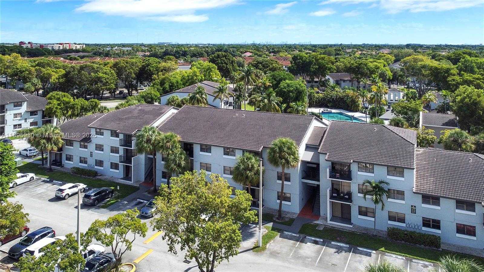 Small Image of 7090 NORTH WEST 179TH ST #109, Hialeah Number 2