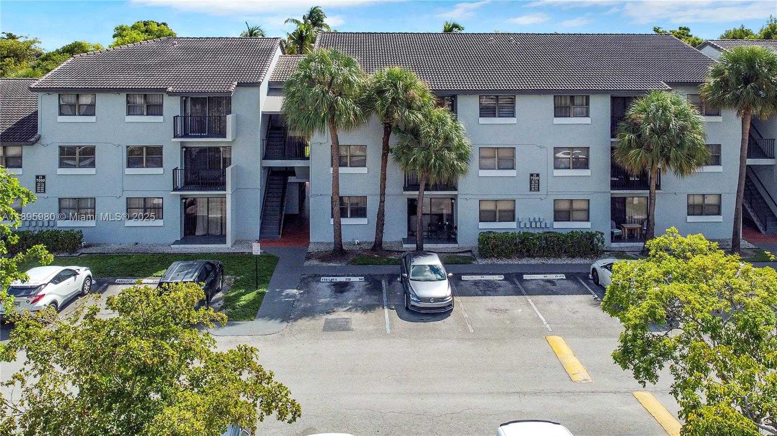 Small Image of 7090 NORTH WEST 179TH ST #109, Hialeah Number 4