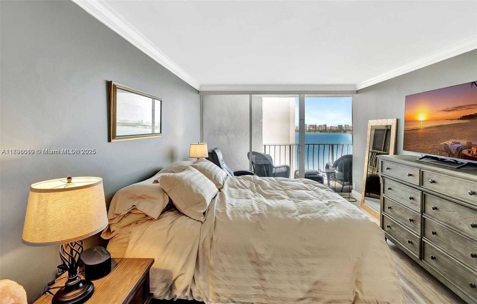 Small Image of 7601 EAST TREASURE DR #1410, North Bay Village Number 16