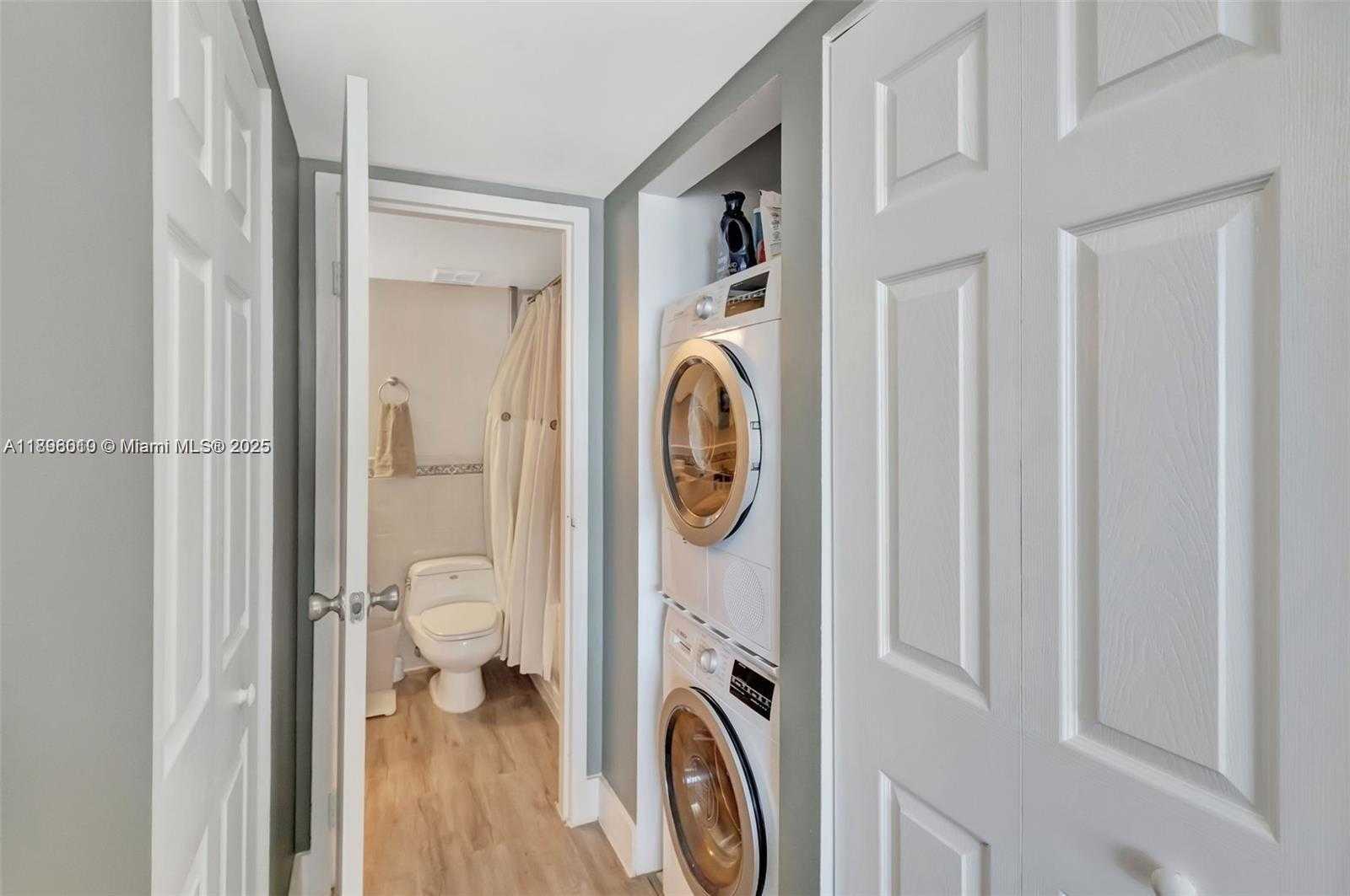 Small Image of 7601 EAST TREASURE DR #1410, North Bay Village Number 19