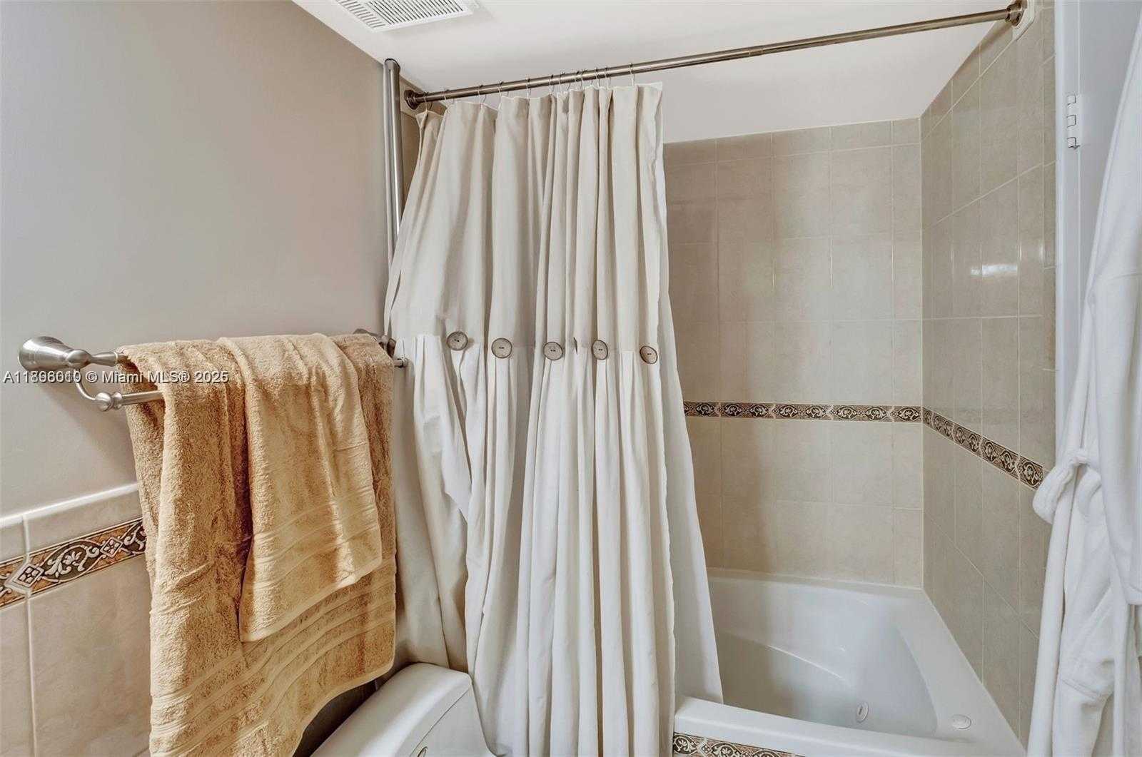 Small Image of 7601 EAST TREASURE DR #1410, North Bay Village Number 20