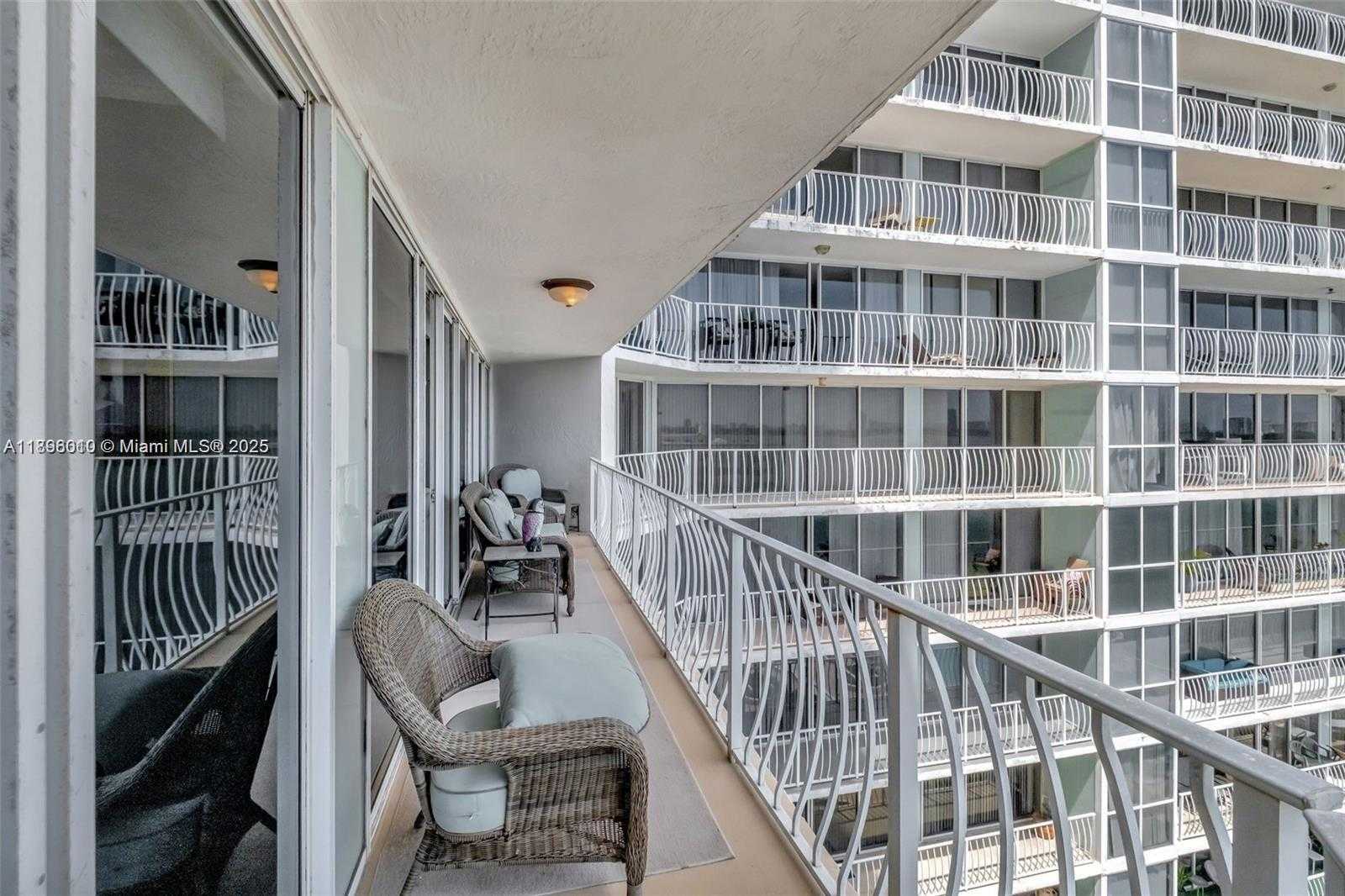 Small Image of 7601 EAST TREASURE DR #1410, North Bay Village Number 26