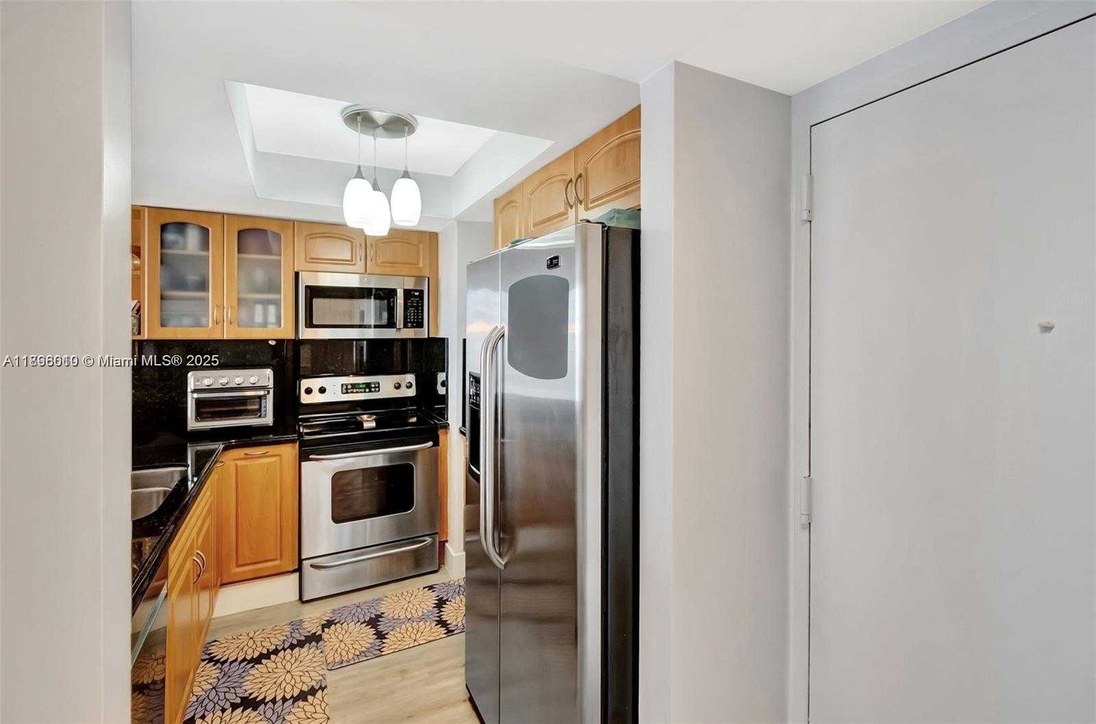 Small Image of 7601 EAST TREASURE DR #1410, North Bay Village Number 8