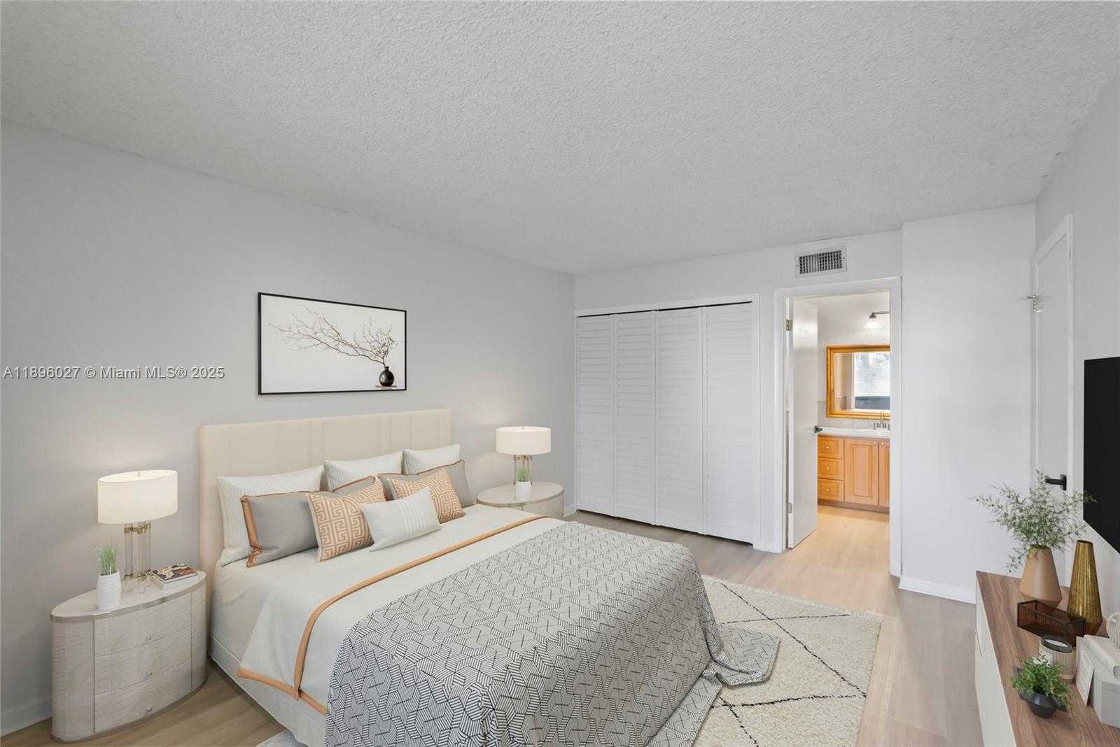 Small Image of 301 RACQUET CLUB RD #103, Weston Number 10