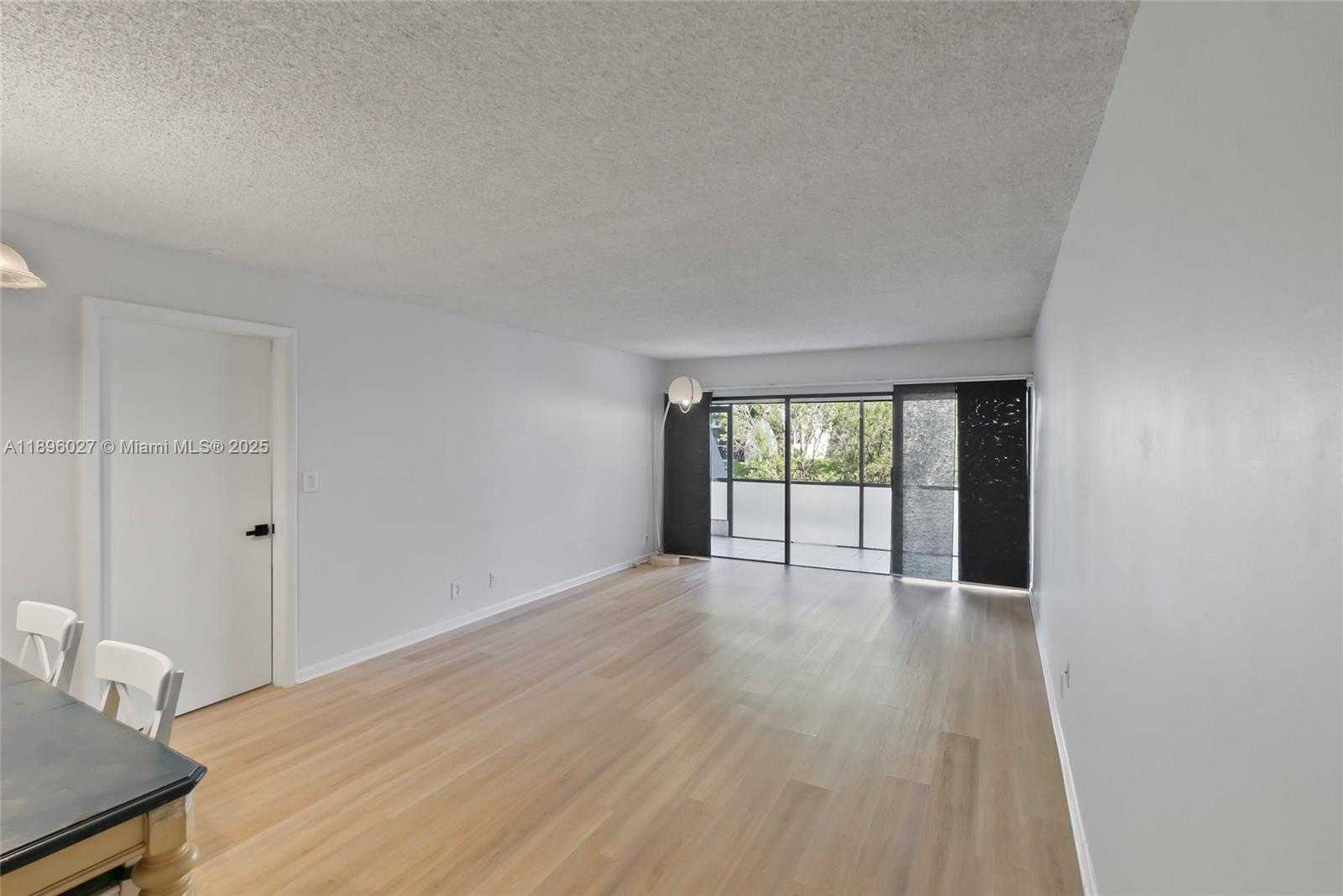 Small Image of 301 RACQUET CLUB RD #103, Weston Number 16