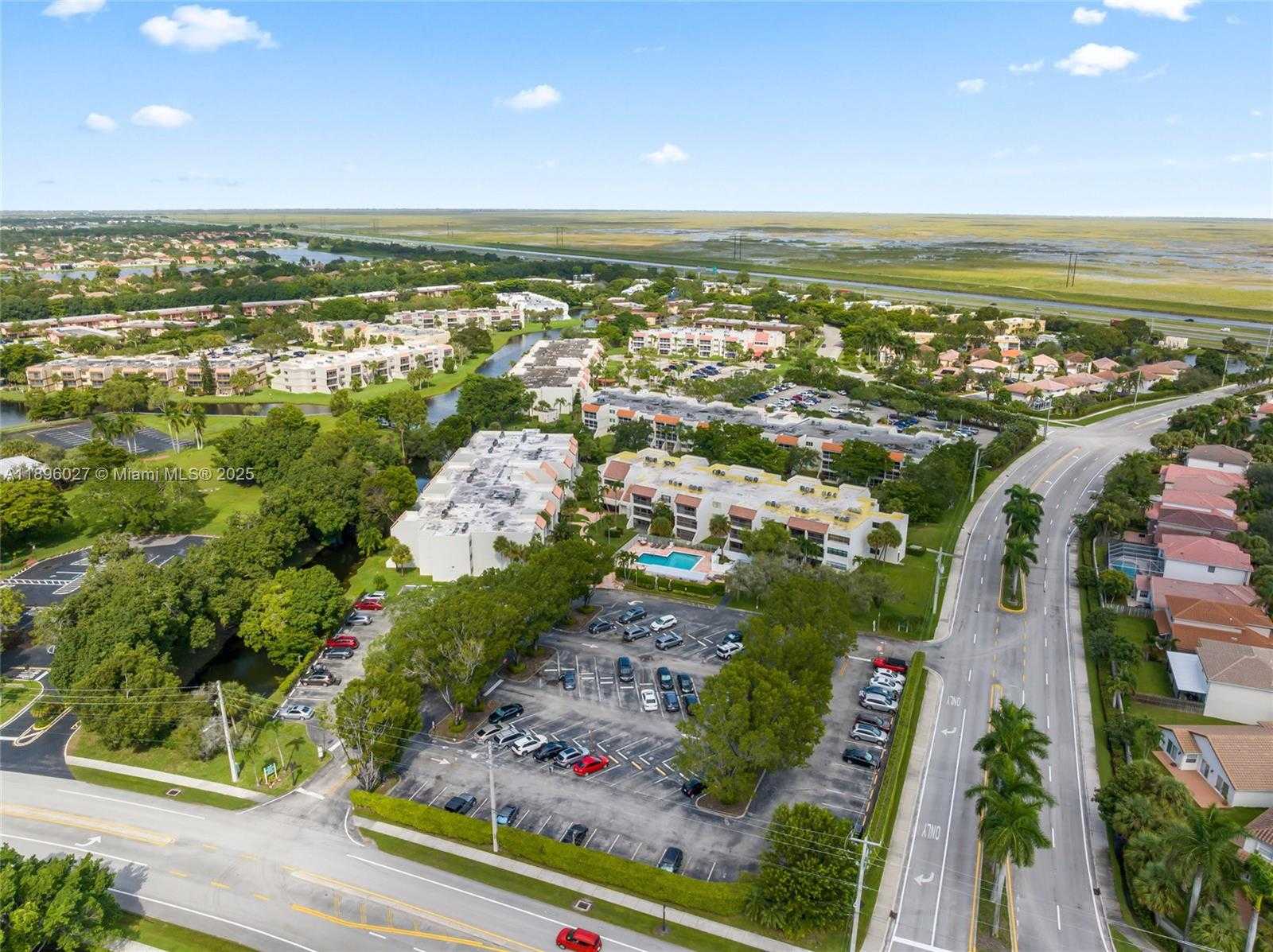 Small Image of 301 RACQUET CLUB RD #103, Weston Number 20