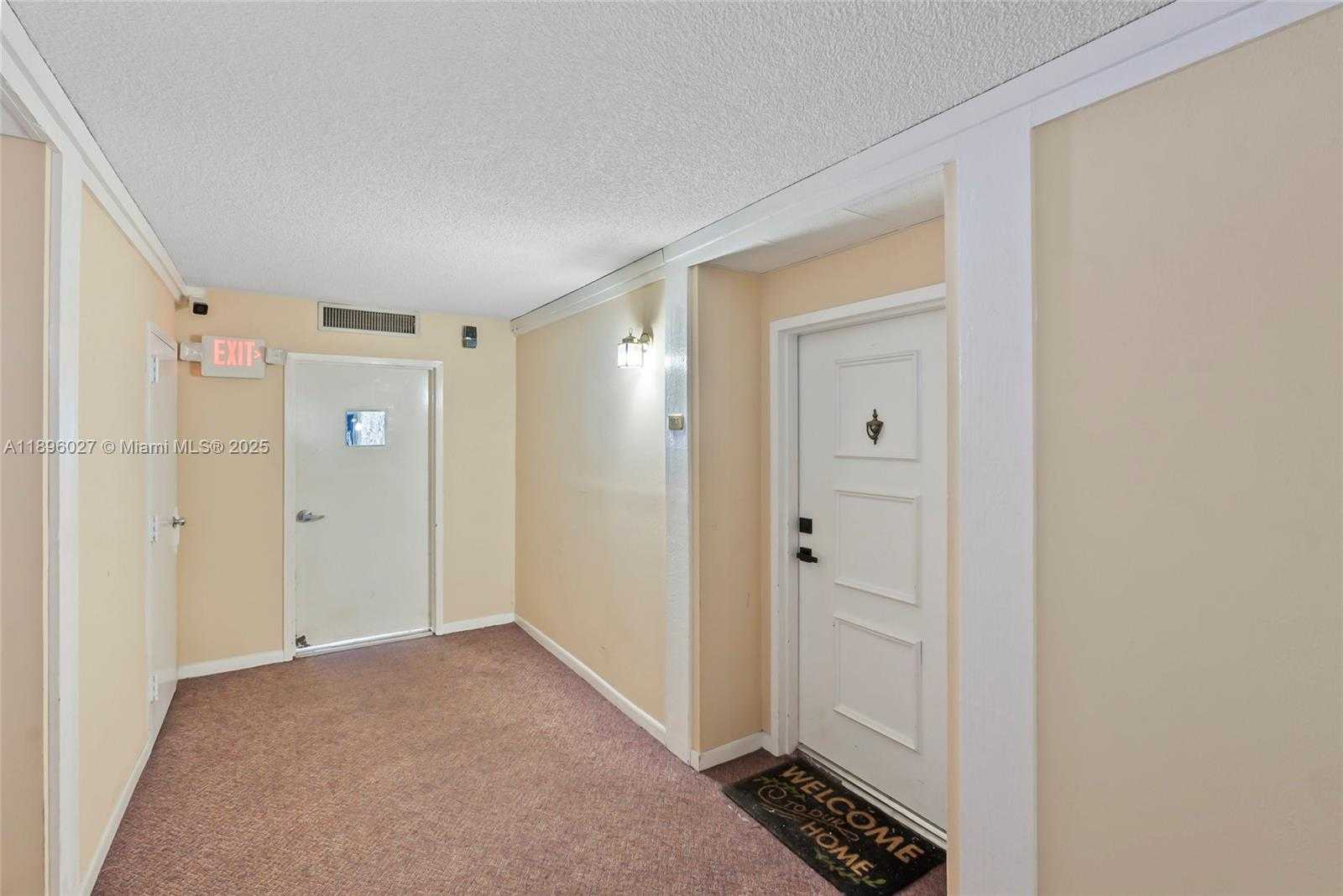Small Image of 301 RACQUET CLUB RD #103, Weston Number 5