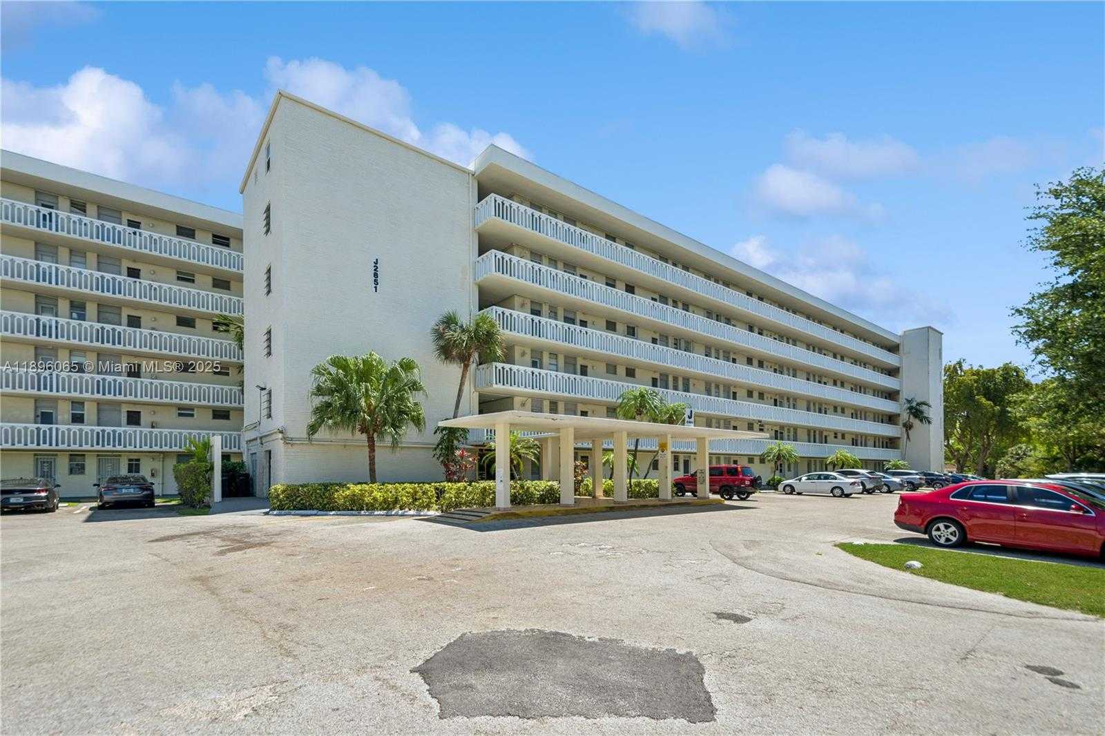 Small Image of 2851 LEONARD DR #J610, Aventura Number 13