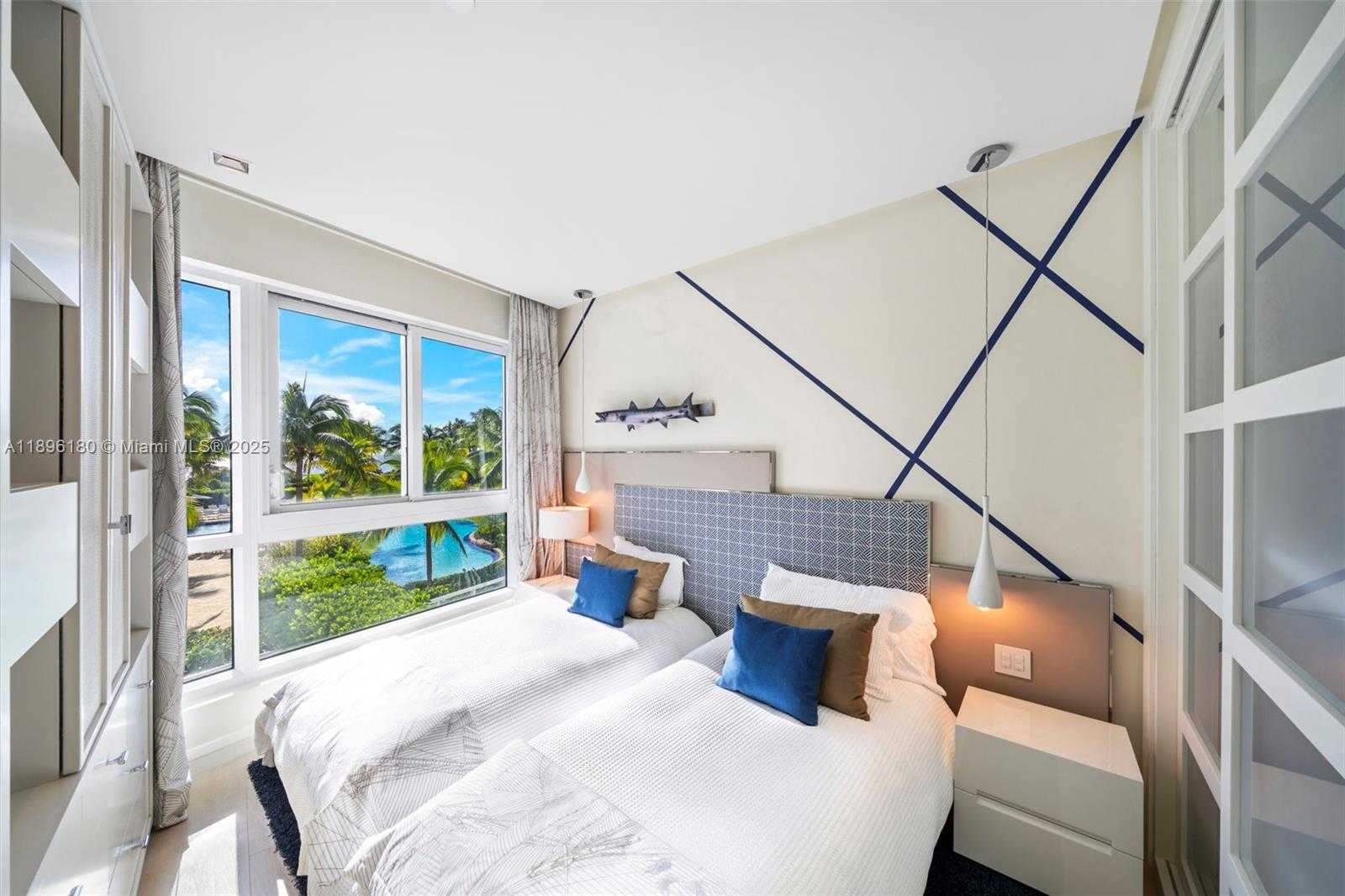 Small Image of 50 SOUTH POINTE DR #TWN7, Miami Beach Number 18