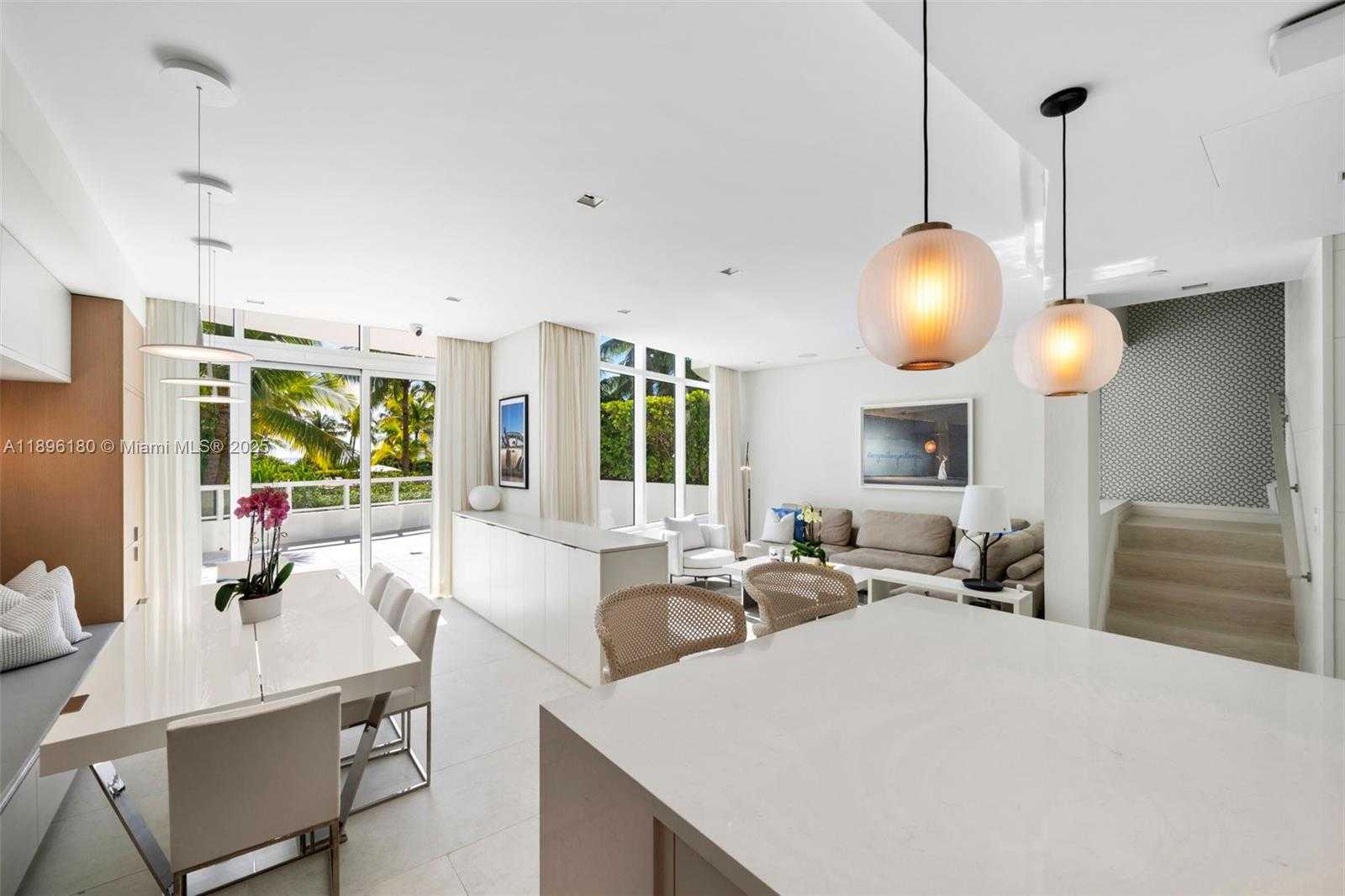 Small Image of 50 SOUTH POINTE DR #TWN7, Miami Beach Number 2