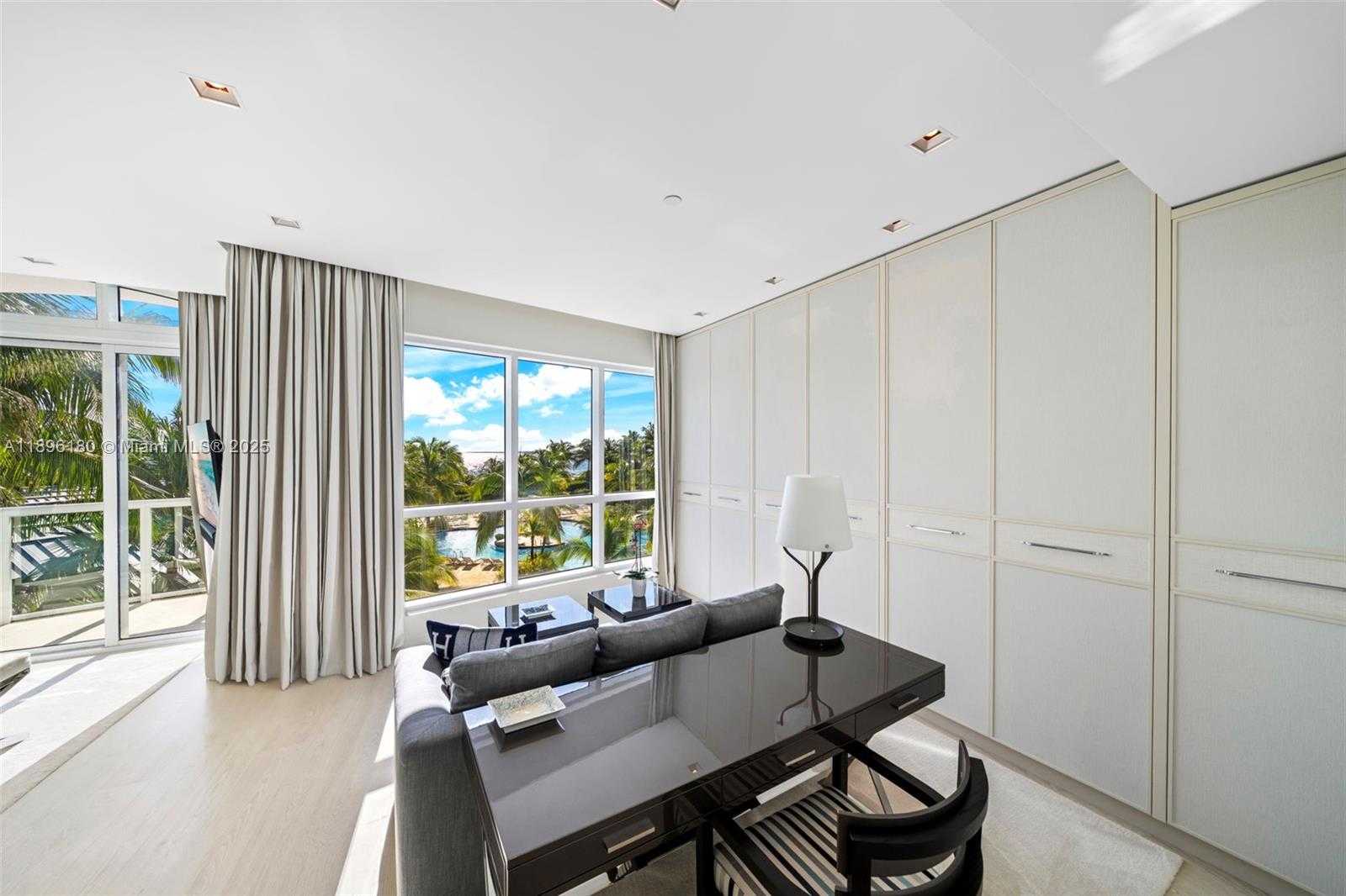 Small Image of 50 SOUTH POINTE DR #TWN7, Miami Beach Number 21