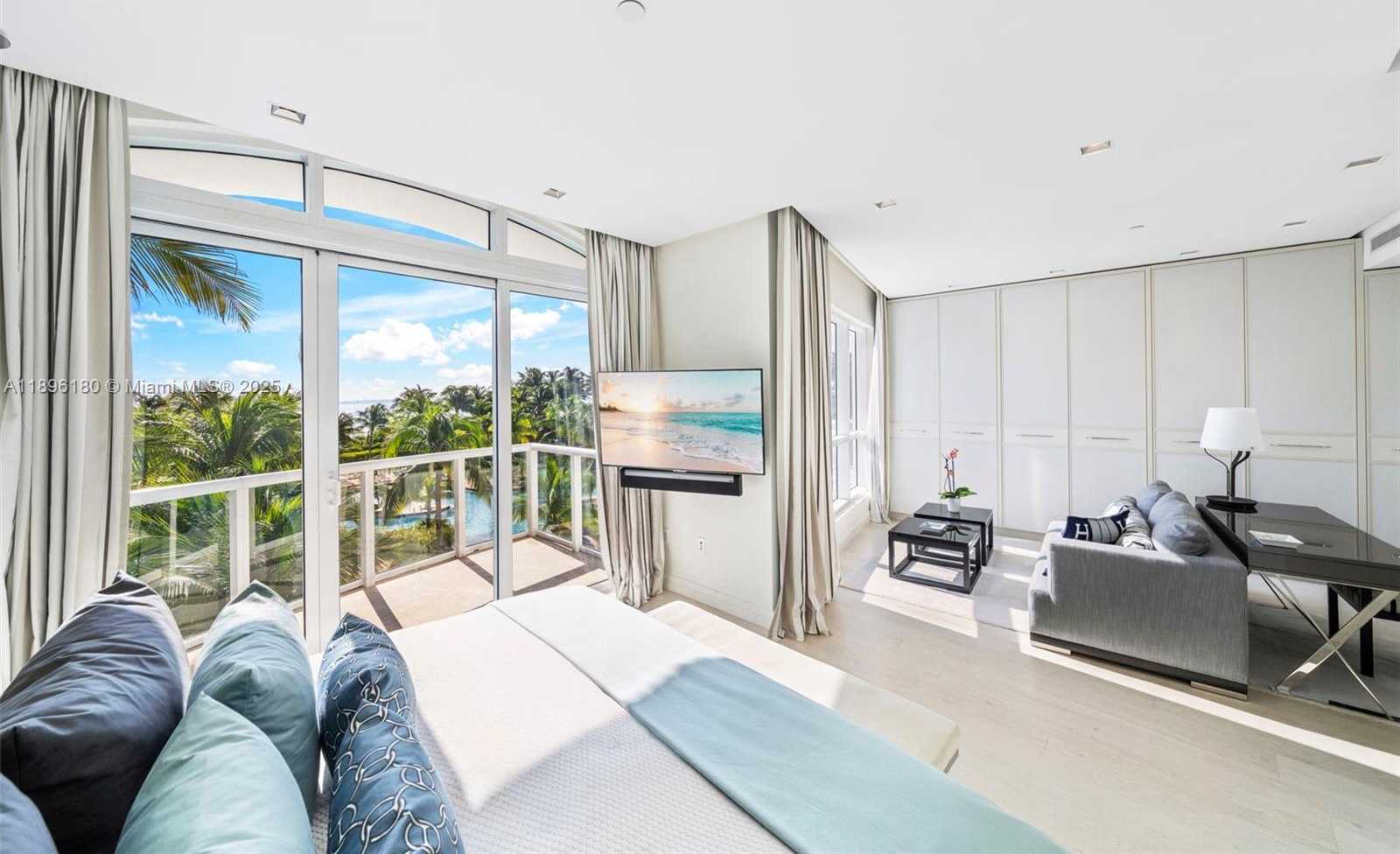 Small Image of 50 SOUTH POINTE DR #TWN7, Miami Beach Number 24