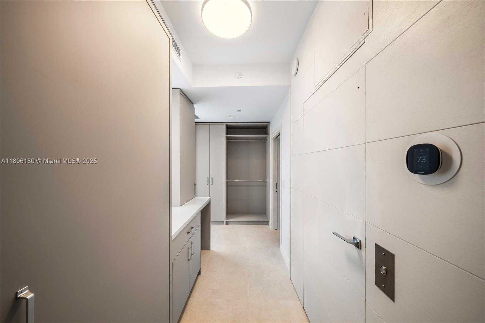 Small Image of 50 SOUTH POINTE DR #TWN7, Miami Beach Number 31