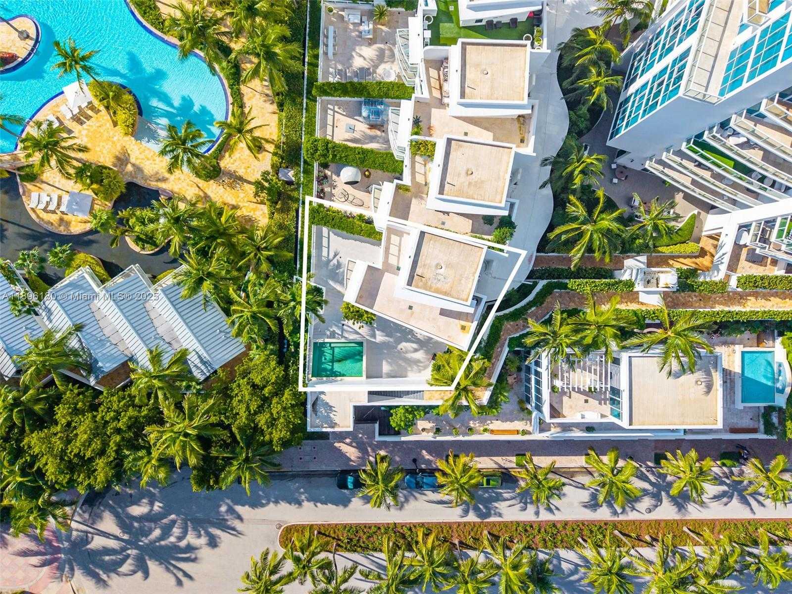 Small Image of 50 SOUTH POINTE DR #TWN7, Miami Beach Number 48