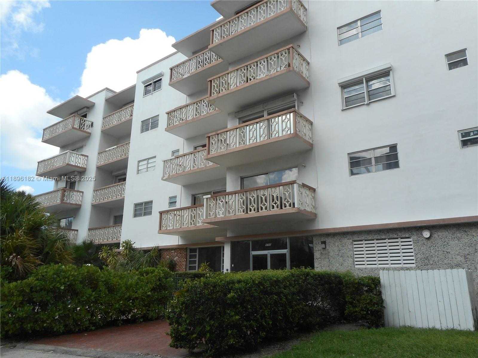 Small Image of 9700 EAST BAY HARBOR DR #505, Bay Harbor Islands Number 3