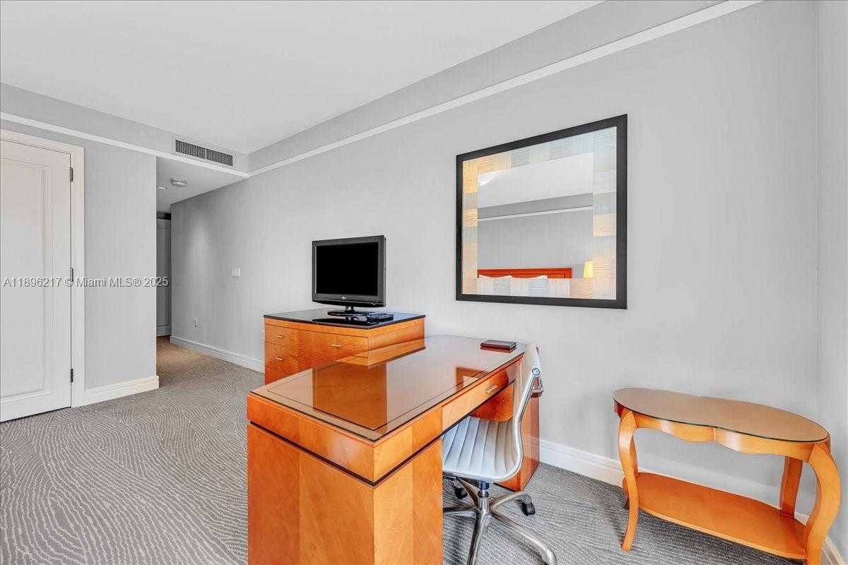 Small Image of 1435 BRICKELL AVE #3603, Miami Number 20