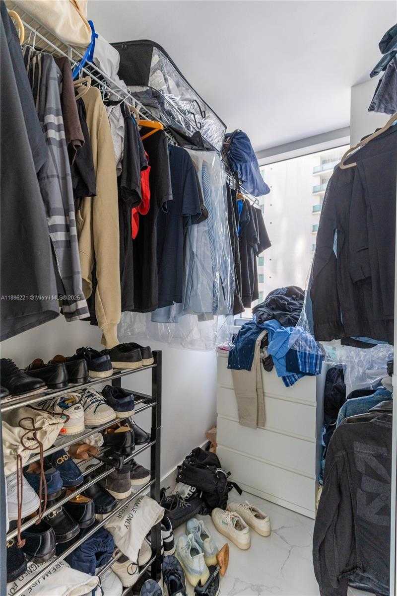 Imagen de Pequeño Objeto