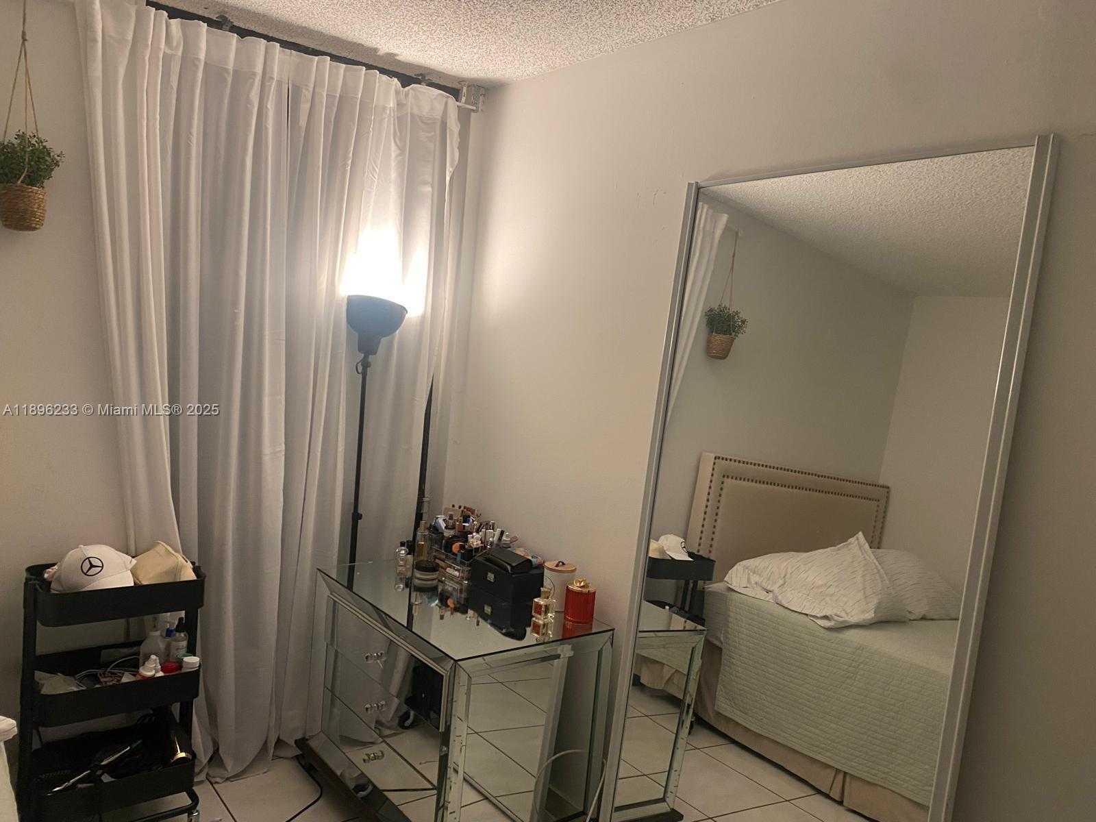Small Image of 16909 NORTH BAY RD #421, Sunny Isles Beach Number 11