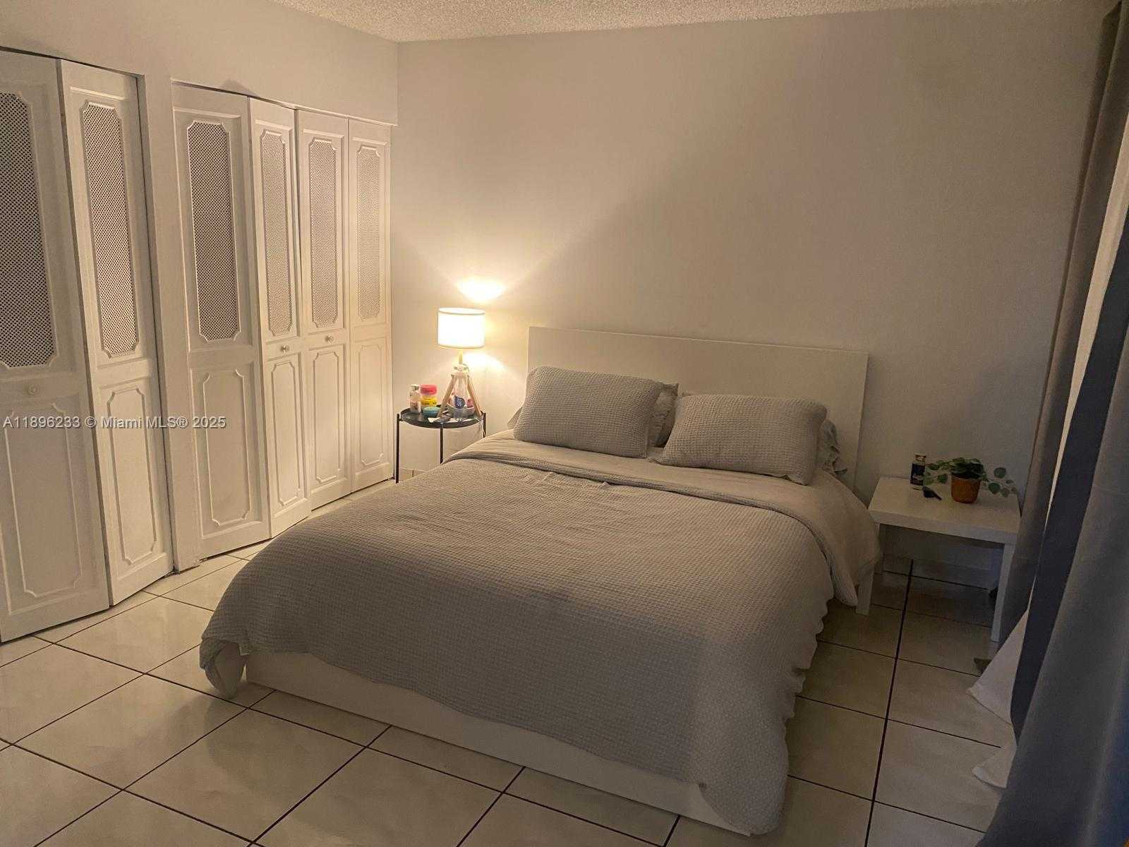 Small Image of 16909 NORTH BAY RD #421, Sunny Isles Beach Number 13