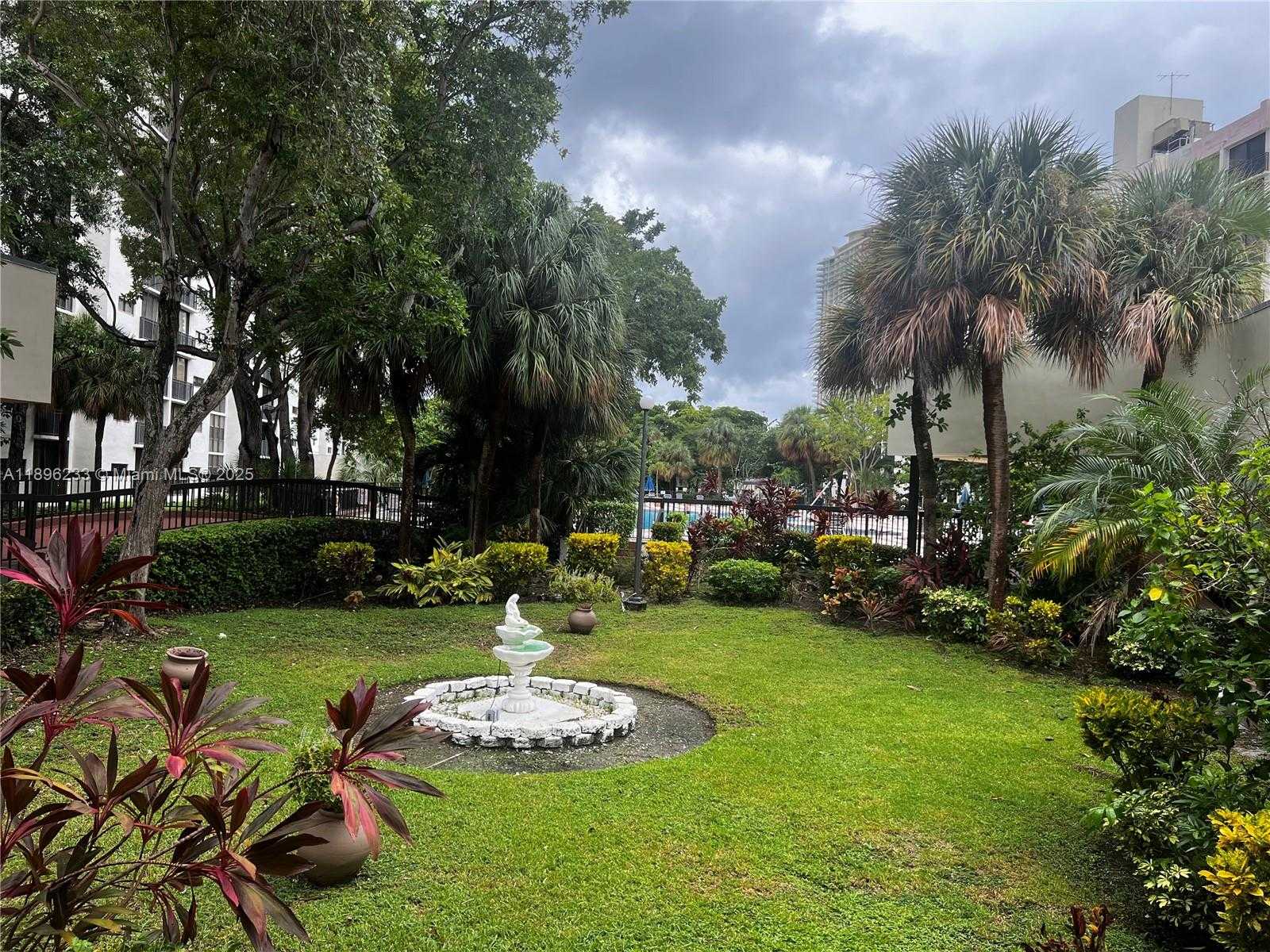 Small Image of 16909 NORTH BAY RD #421, Sunny Isles Beach Number 14