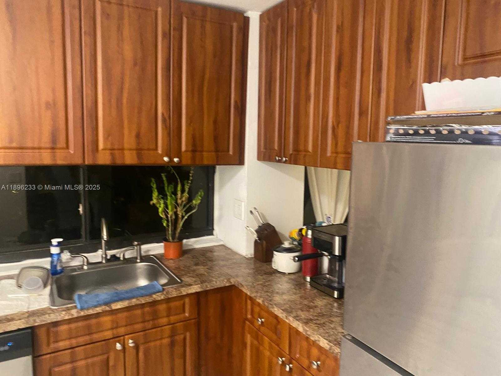 Small Image of 16909 NORTH BAY RD #421, Sunny Isles Beach Number 2