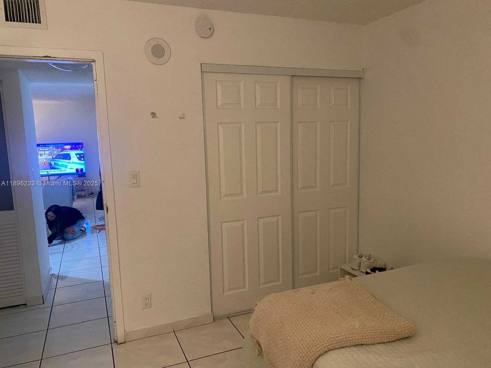 Small Image of 16909 NORTH BAY RD #421, Sunny Isles Beach Number 6