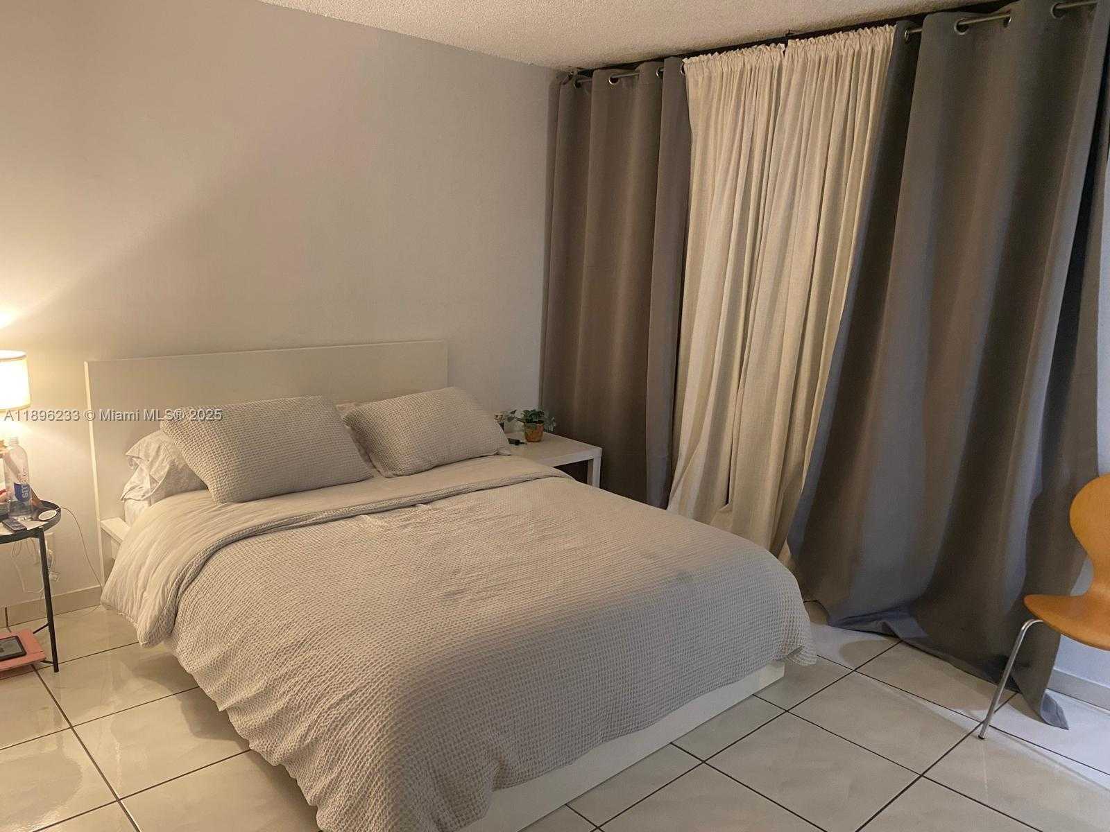 Small Image of 16909 NORTH BAY RD #421, Sunny Isles Beach Number 9