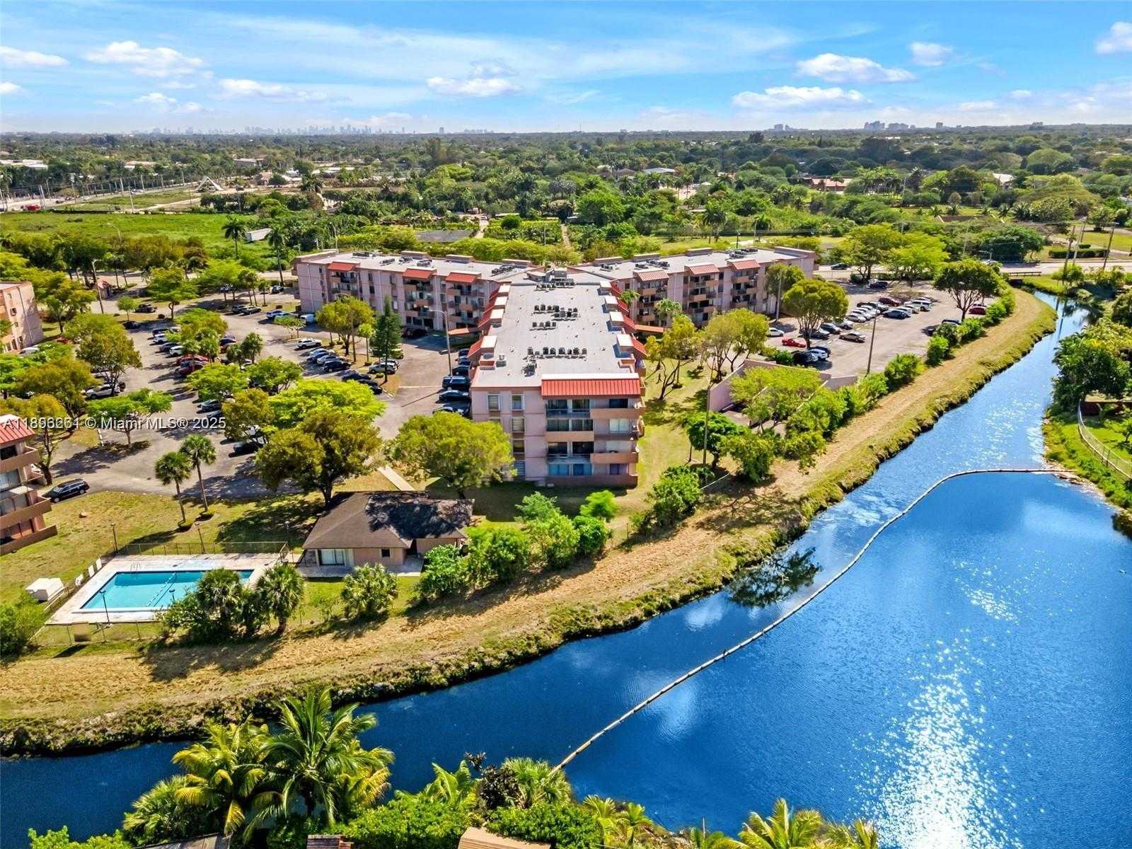 Small Image of 5900 SOUTH WEST 127TH AVE #3406, Miami Number 51