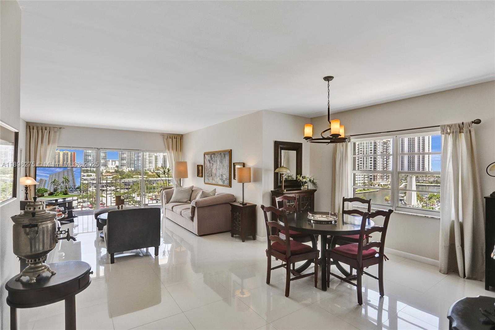 Small Image of 500 BAYVIEW DR #731, Sunny Isles Beach Number 15