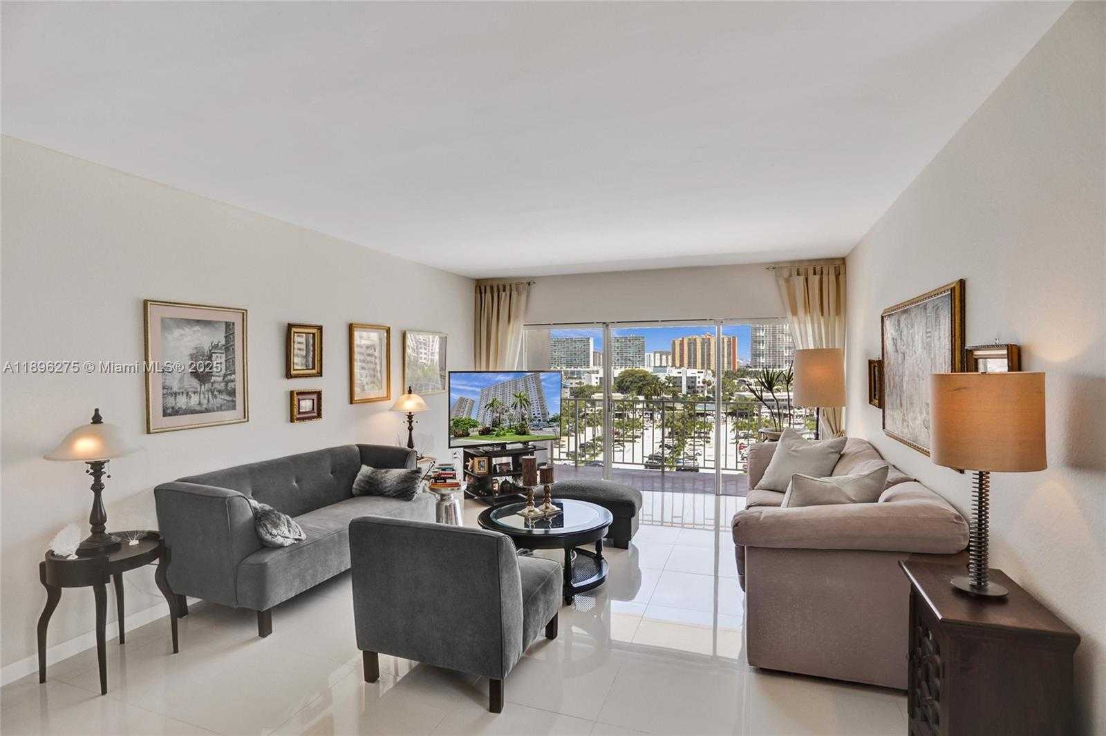 Small Image of 500 BAYVIEW DR #731, Sunny Isles Beach Number 17