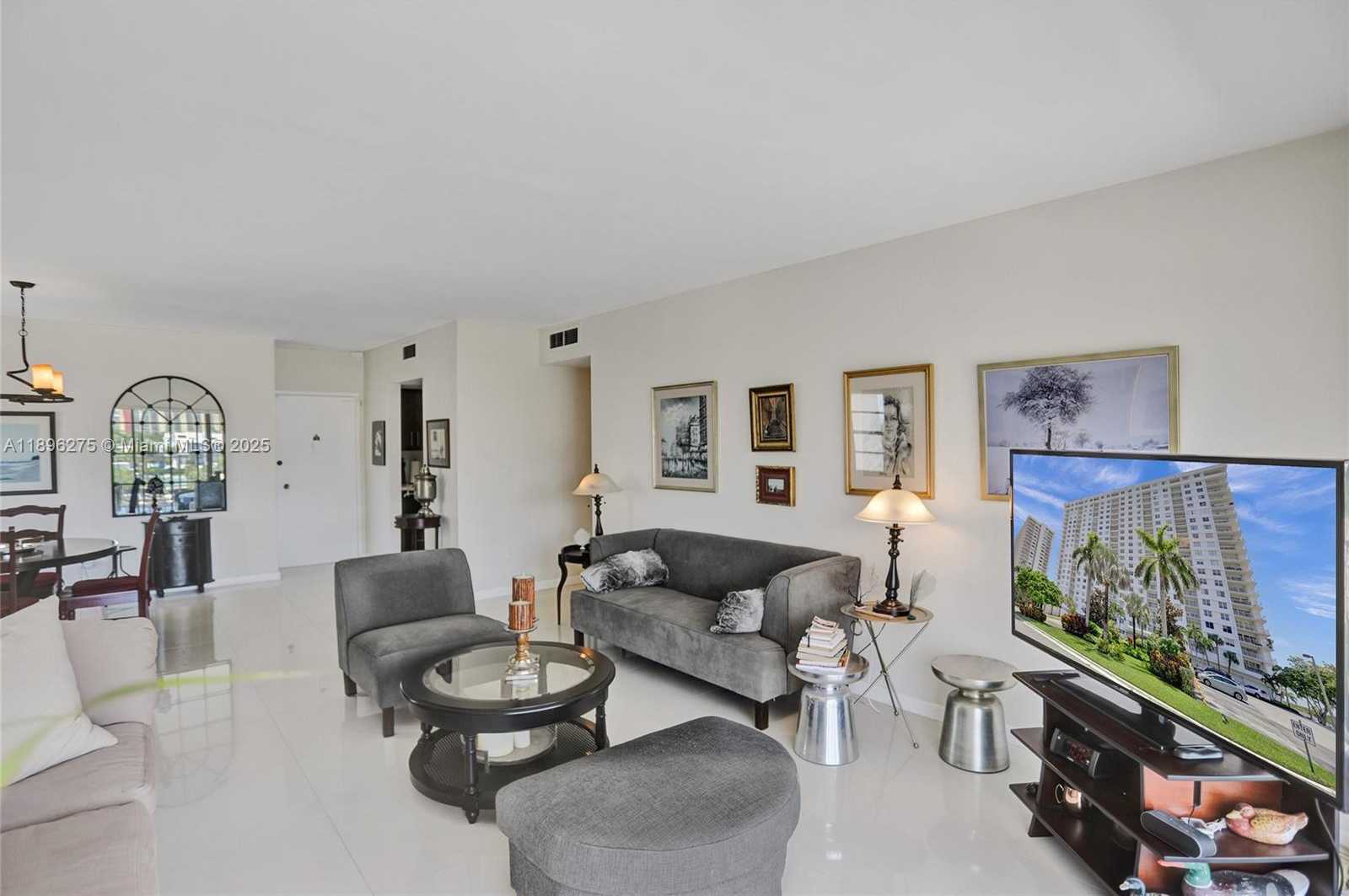 Small Image of 500 BAYVIEW DR #731, Sunny Isles Beach Number 19