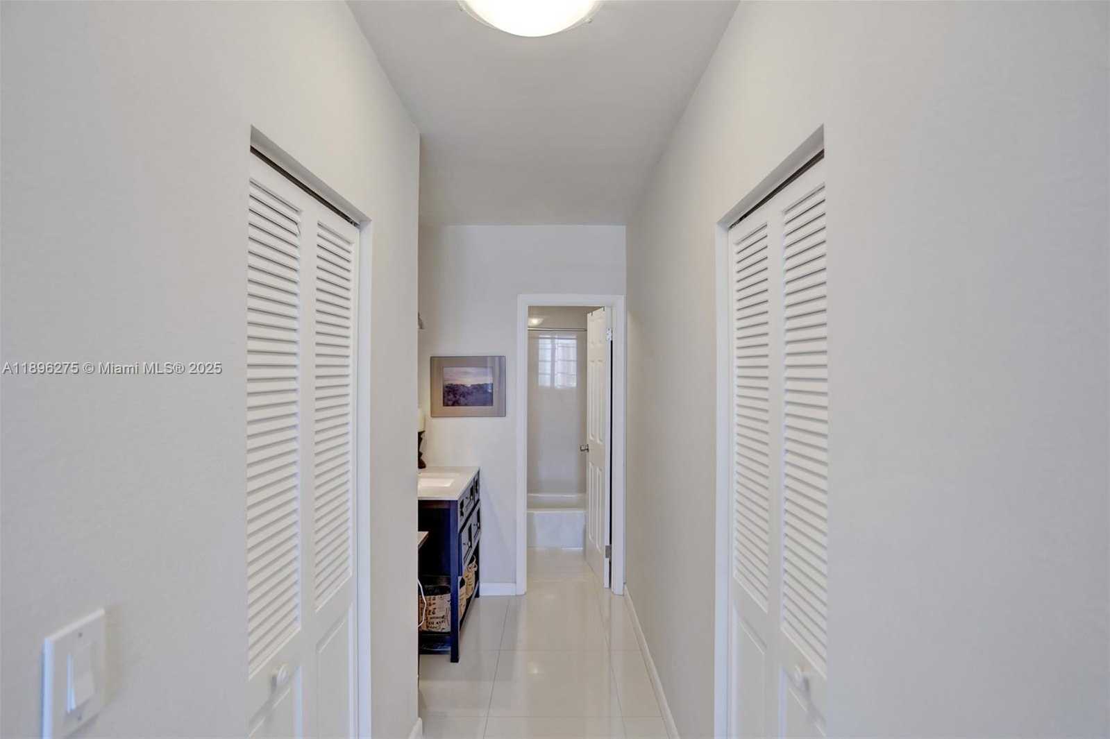 Small Image of 500 BAYVIEW DR #731, Sunny Isles Beach Number 24