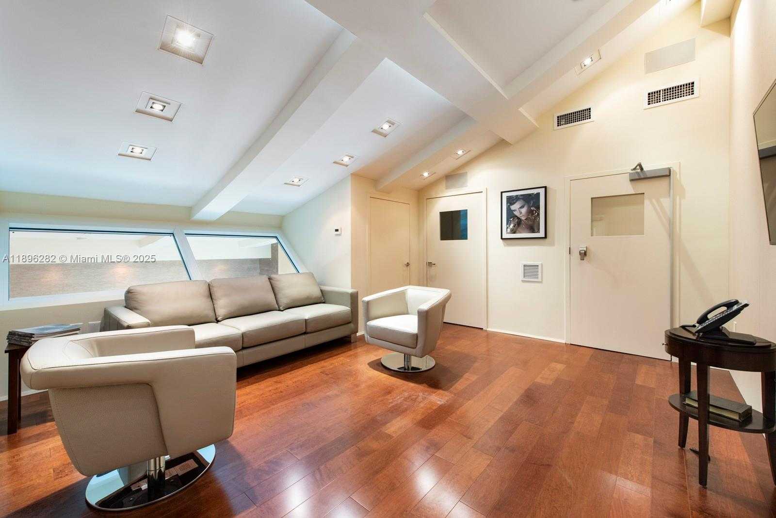 Small Image of 900 BRICKELL KEY BLVD #PH3403, Miami Number 4