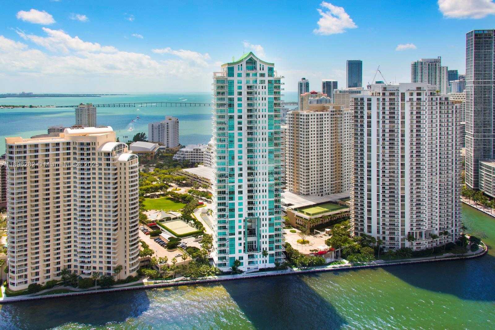 Small Image of 900 BRICKELL KEY BLVD #PH3403, Miami Number 5