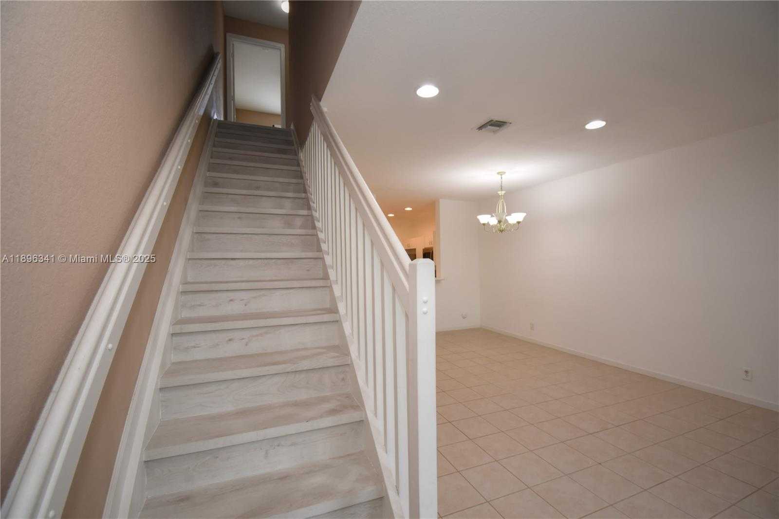 Small Image of 3873 TREE TOP DR, Weston Number 10