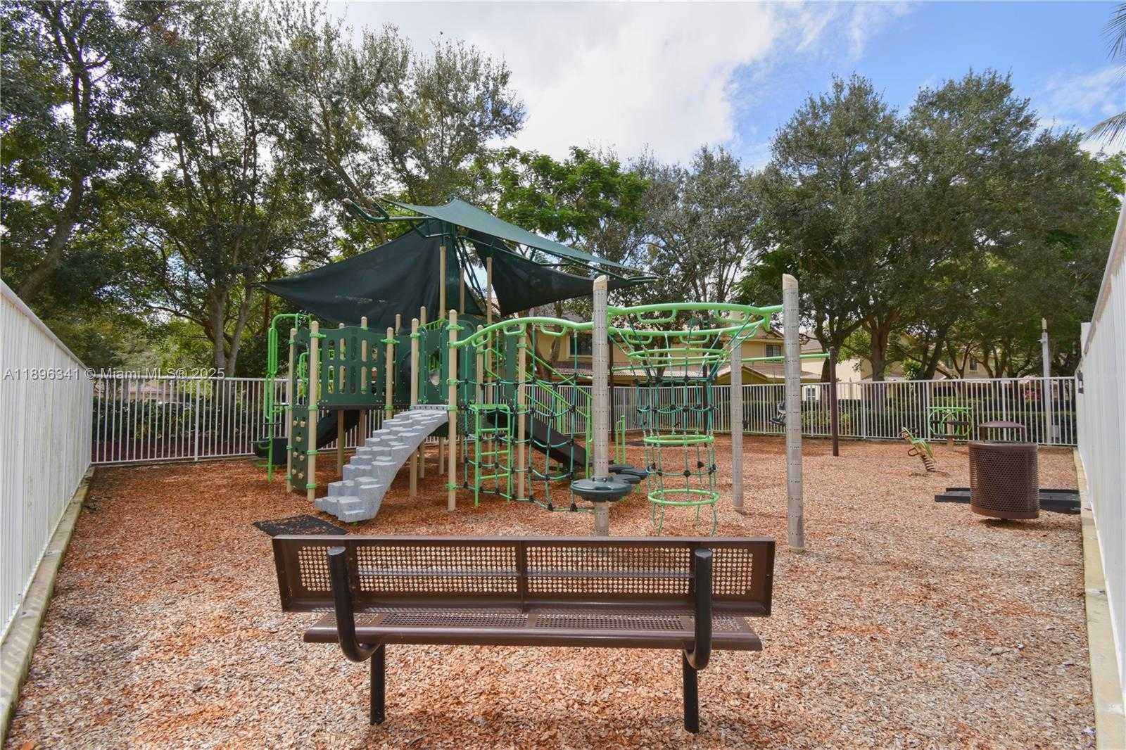Small Image of 3873 TREE TOP DR, Weston Number 16
