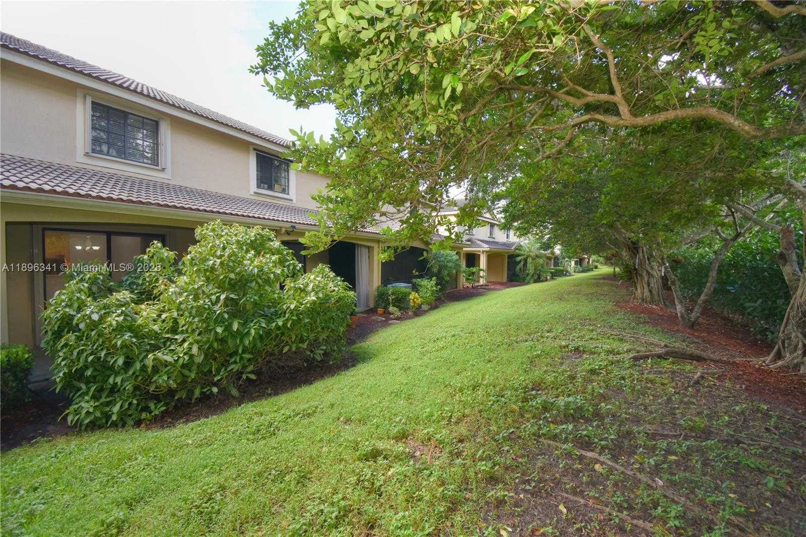Small Image of 3873 TREE TOP DR, Weston Number 17