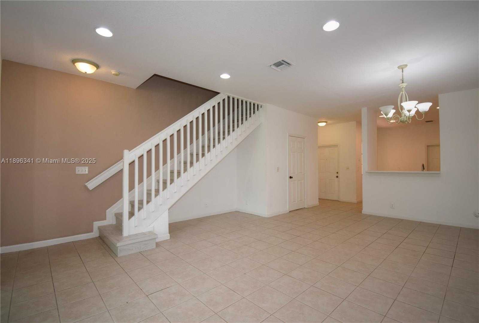 Small Image of 3873 TREE TOP DR, Weston Number 4