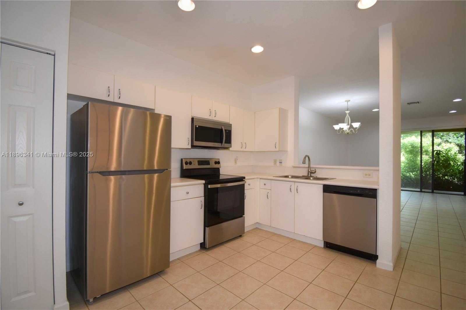 Small Image of 3873 TREE TOP DR, Weston Number 5
