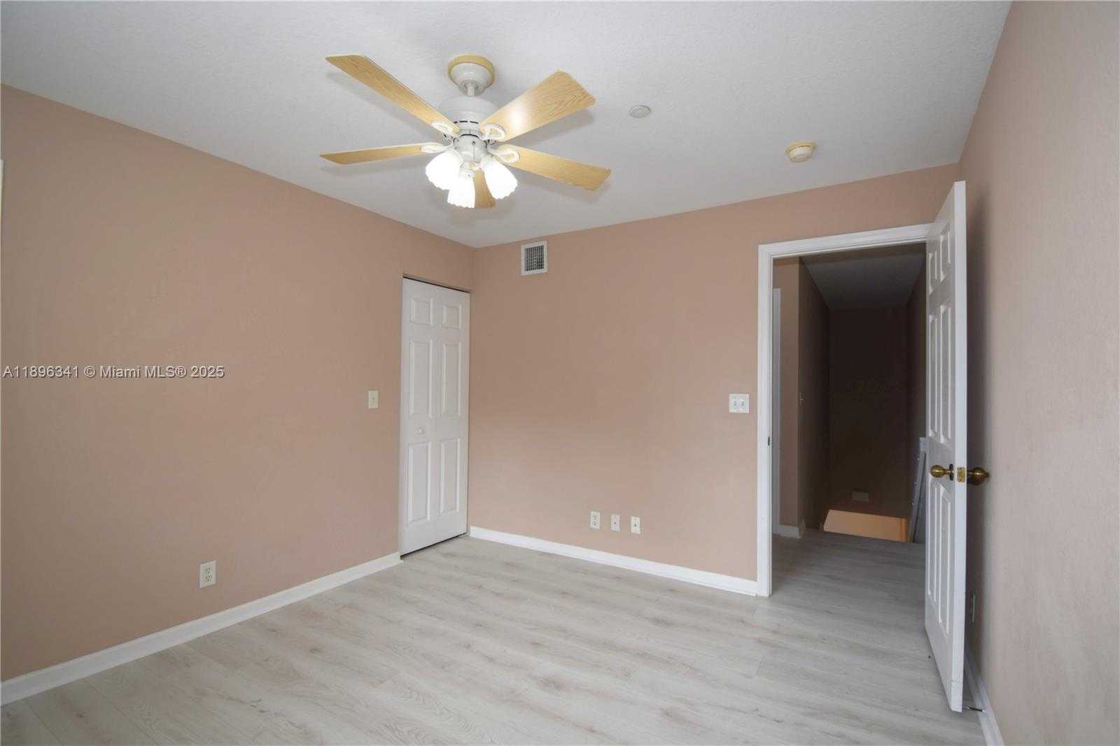 Small Image of 3873 TREE TOP DR, Weston Number 8