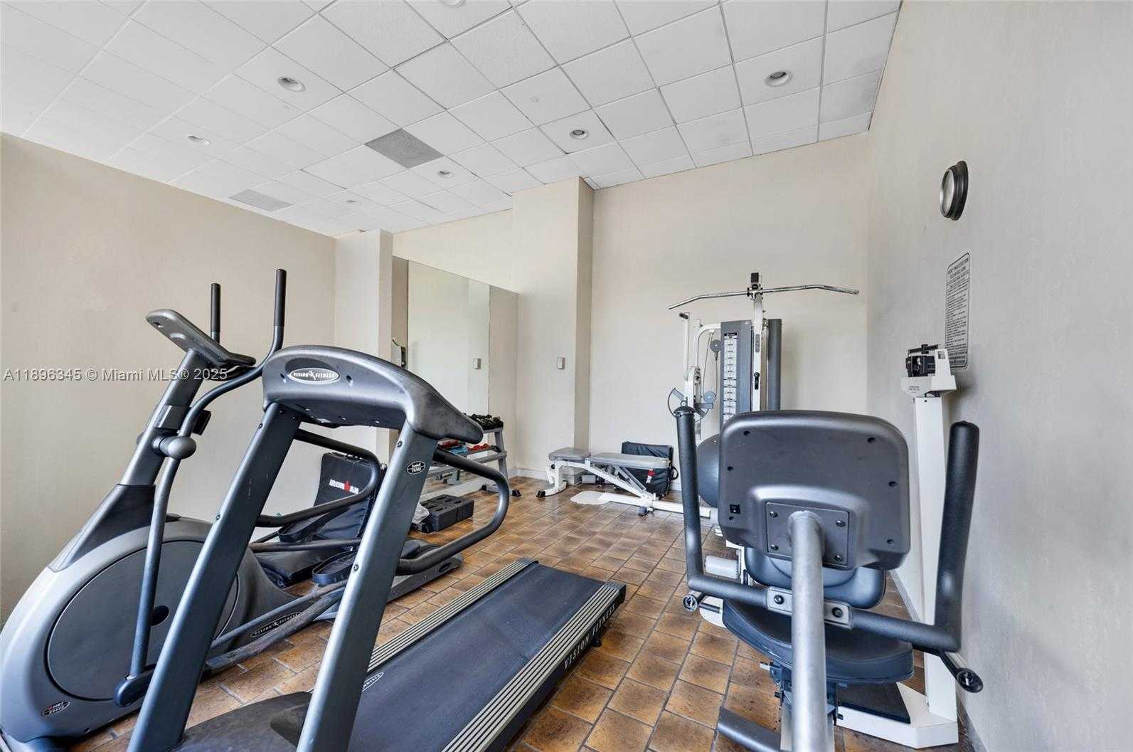 Small Image of 5838 COLLINS AVE #2F, Miami Beach Number 18