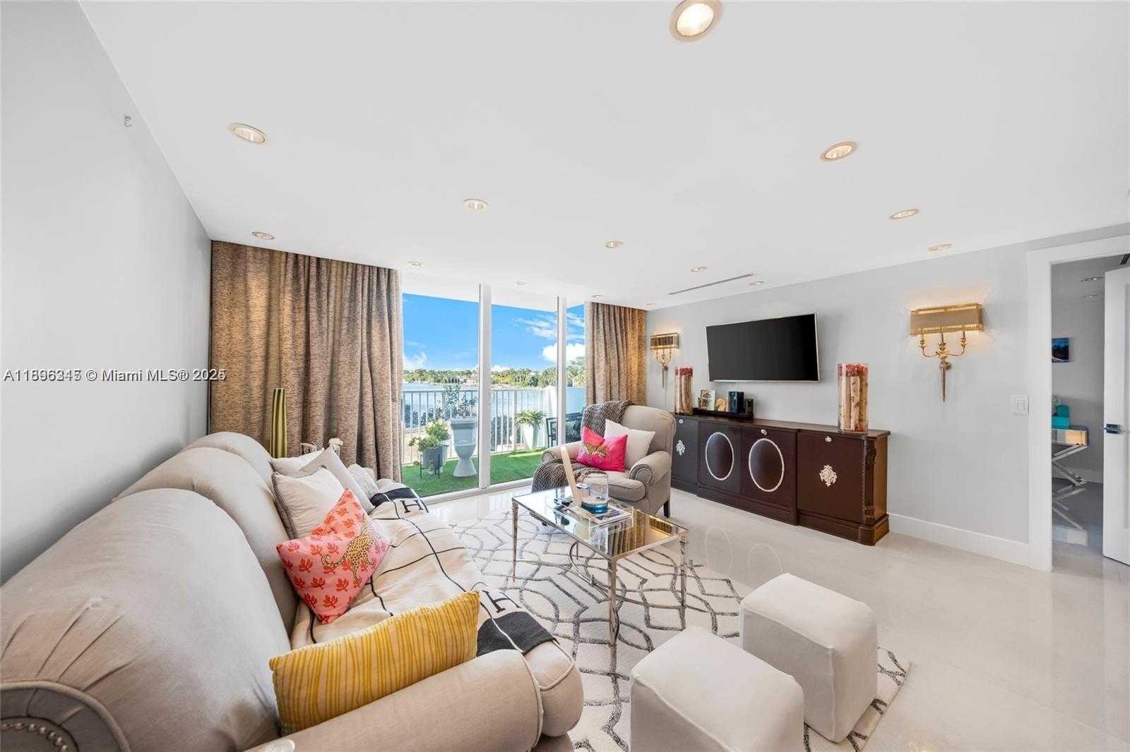 Small Image of 5838 COLLINS AVE #2F, Miami Beach Number 2